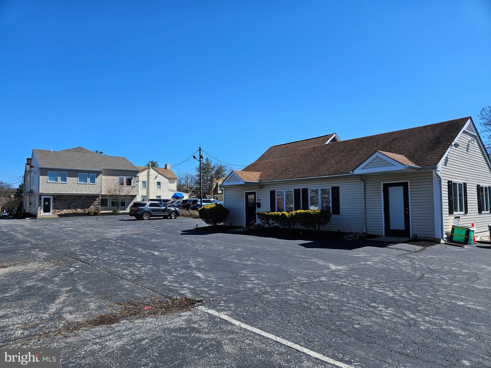 LAFAYETTE HILL - Commercial Sale