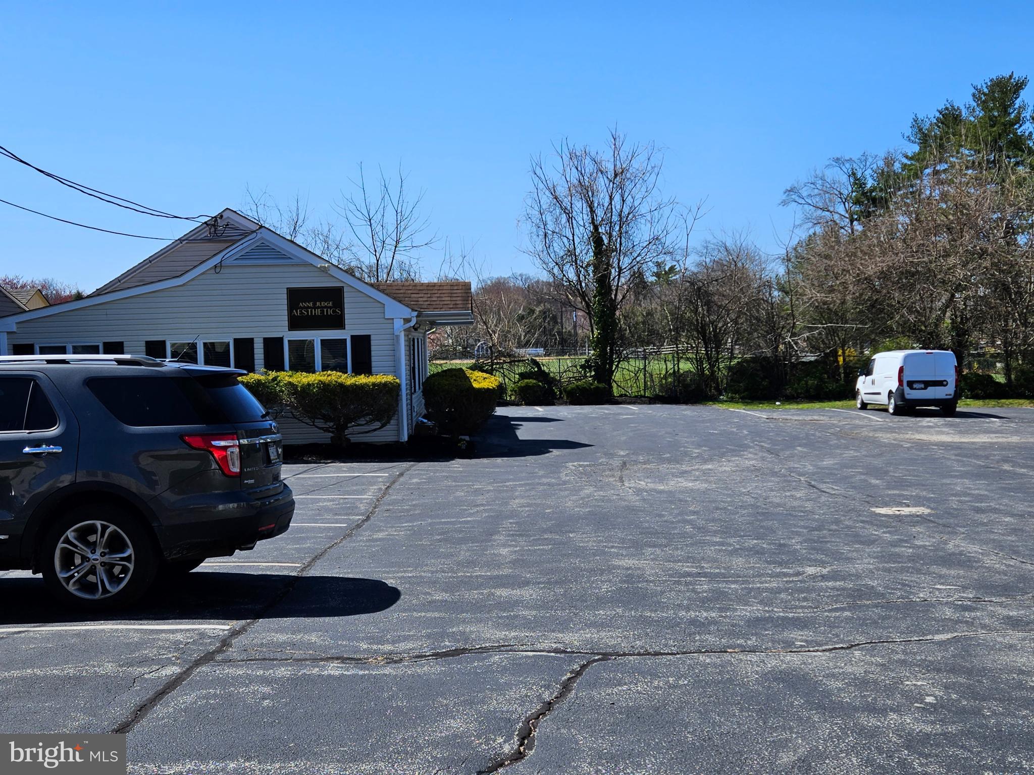 LAFAYETTE HILL - Commercial Sale