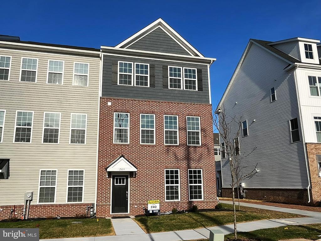 STEELPOINTE - Residential