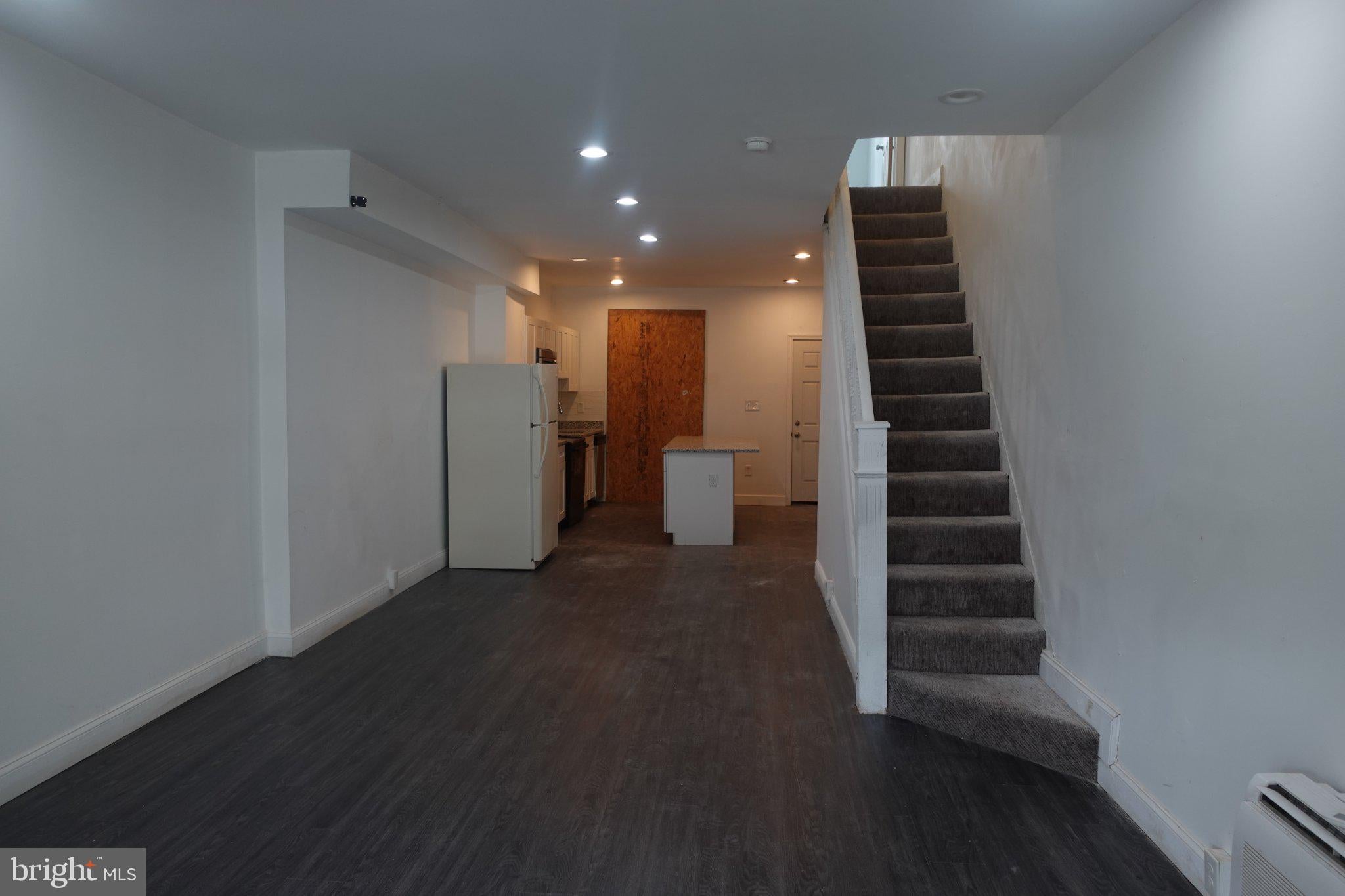 2749 W FAIRMOUNT AVENUE
