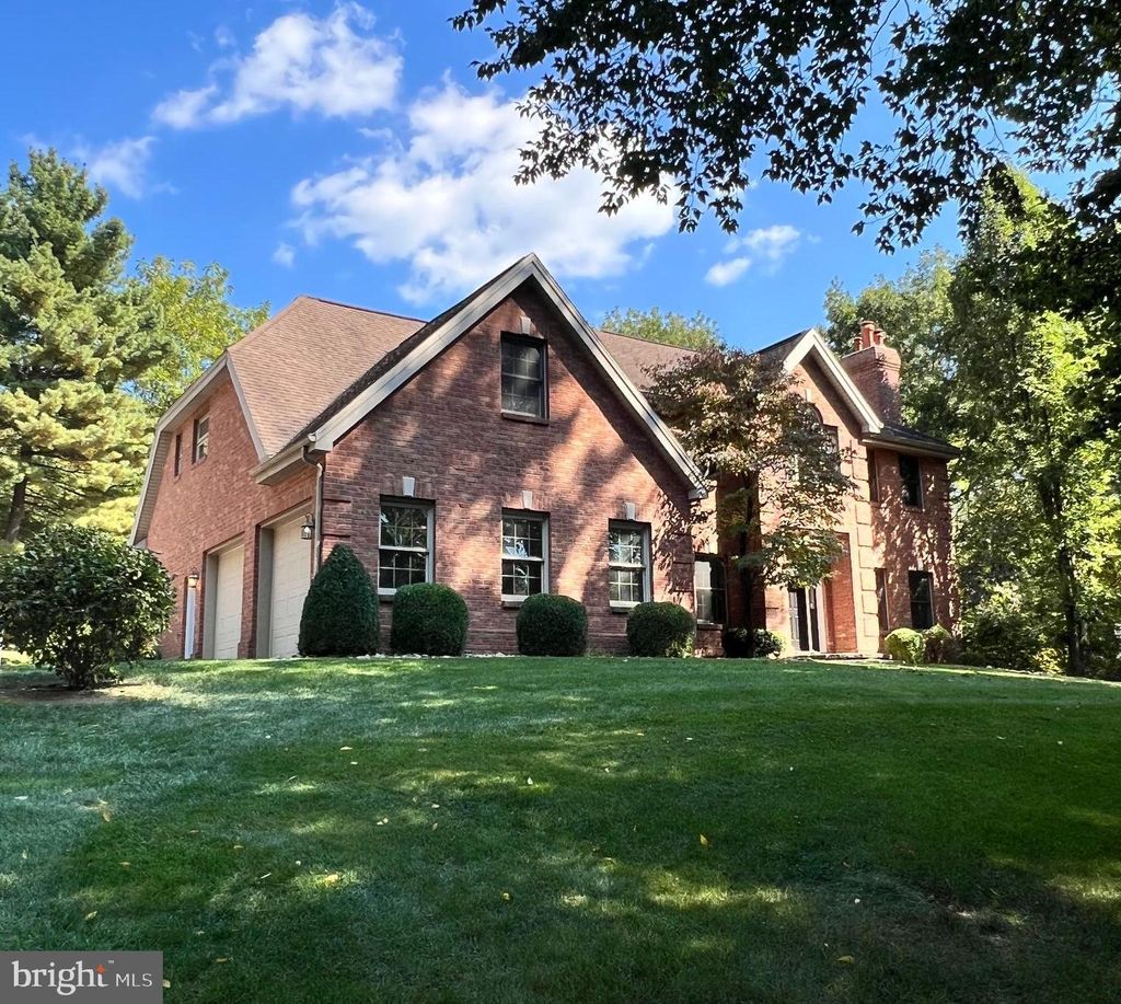Photo of 6 Glencarron Court, DILLSBURG, PA 17019 (MLS # PAYK2090122)