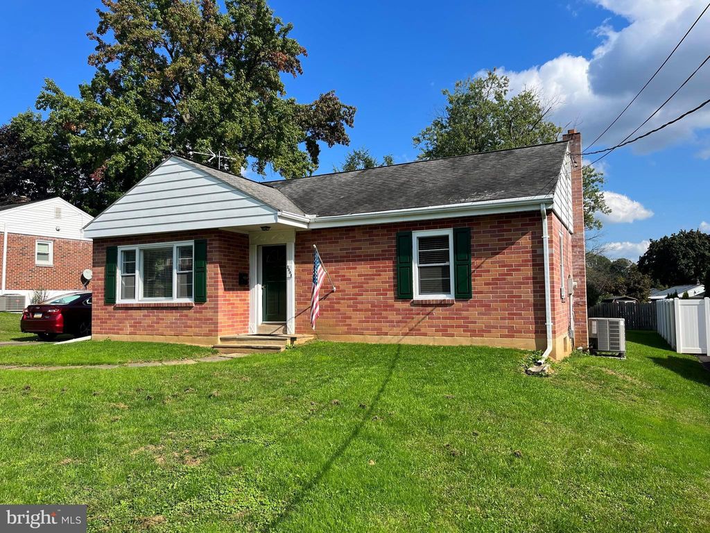 Photo of 2008 PLYMOUTH RD, LANCASTER, PA 17603 (MLS # PALA2041472)