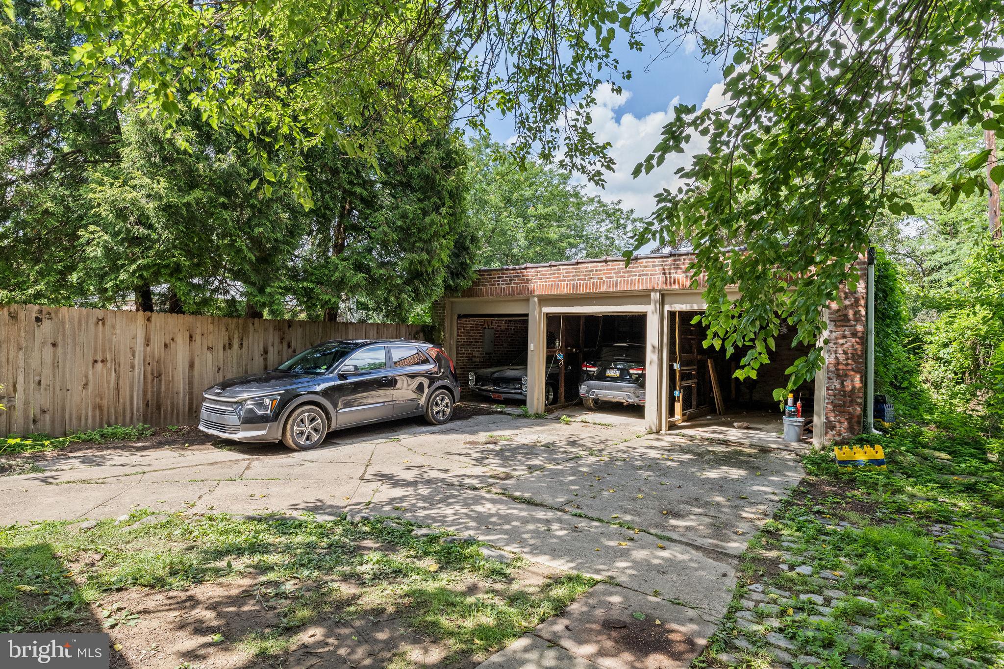 GERMANTOWN (WEST) - Commercial Sale