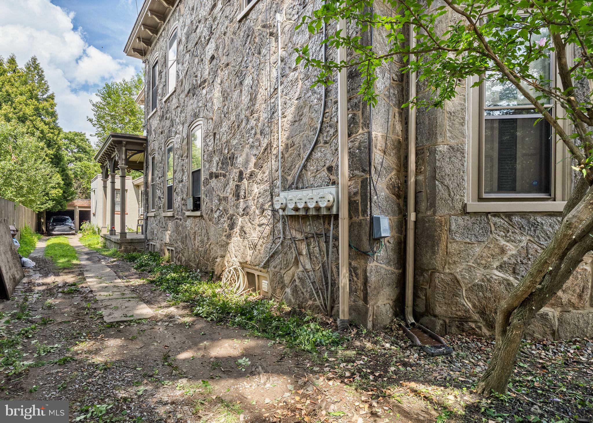 GERMANTOWN (WEST) - Commercial Sale