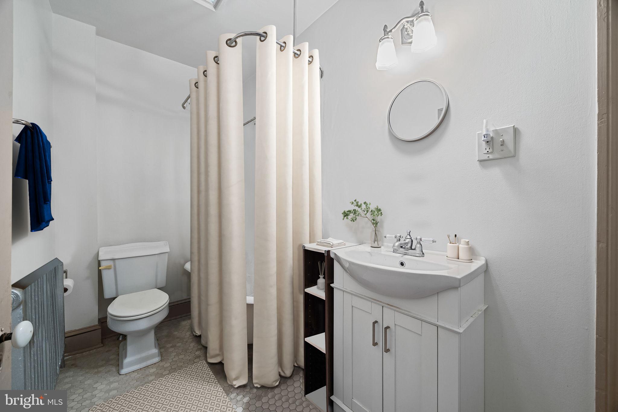 GERMANTOWN (WEST) - Commercial Sale