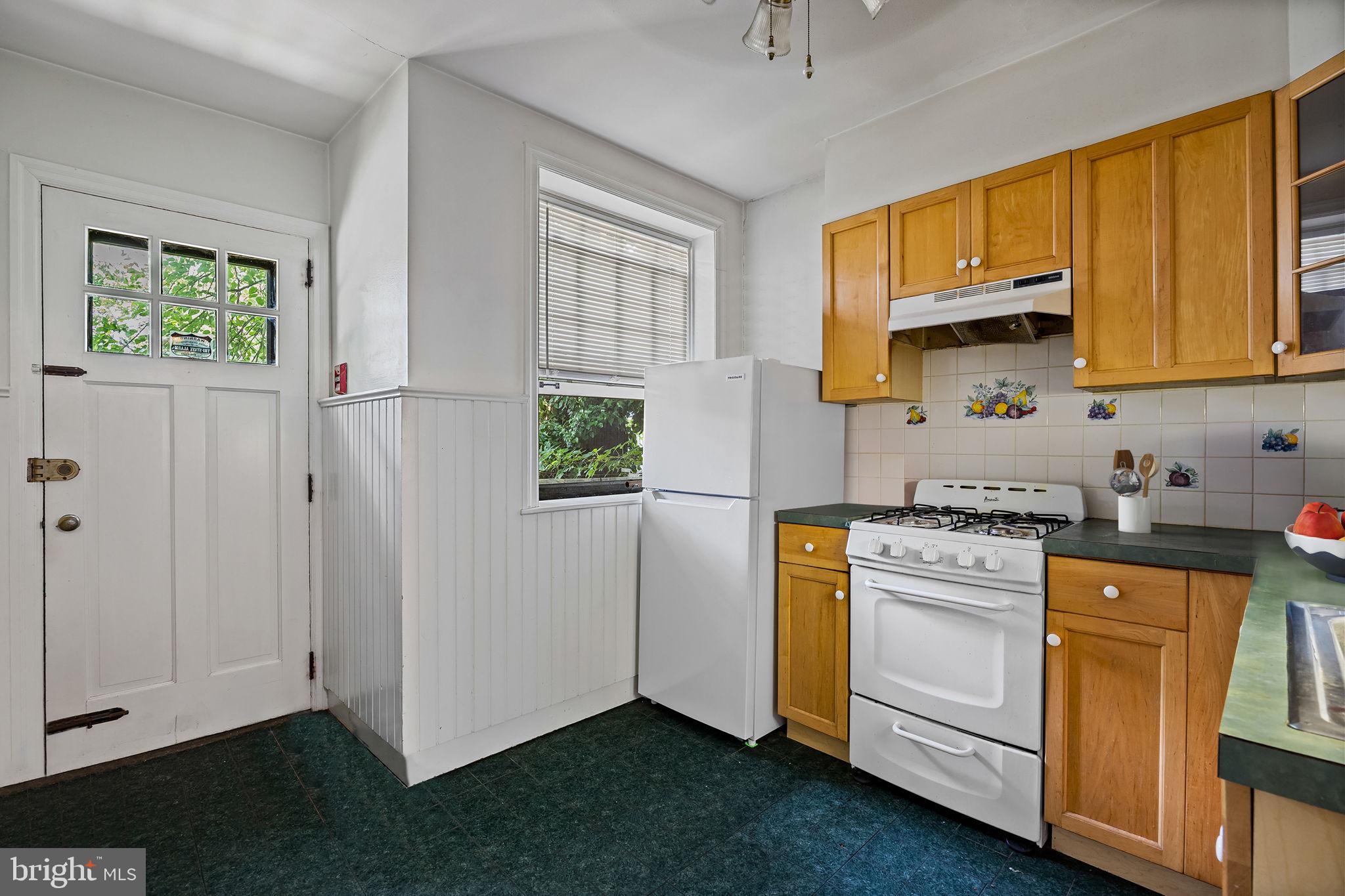 GERMANTOWN (WEST) - Commercial Sale