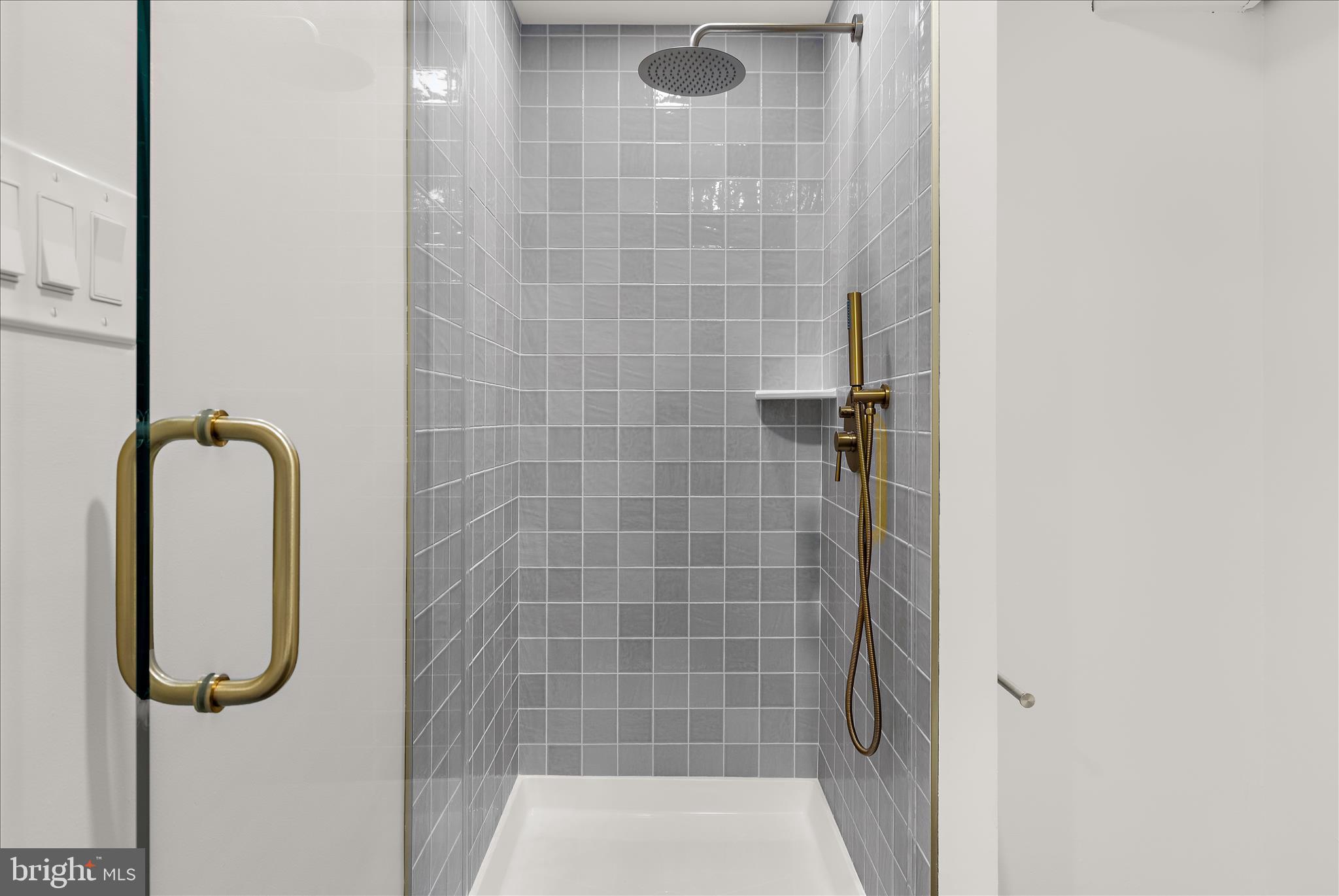 MILLERSVILLE - Residential