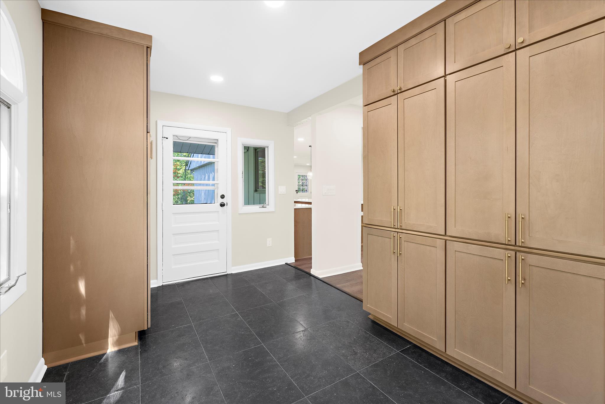 MILLERSVILLE - Residential