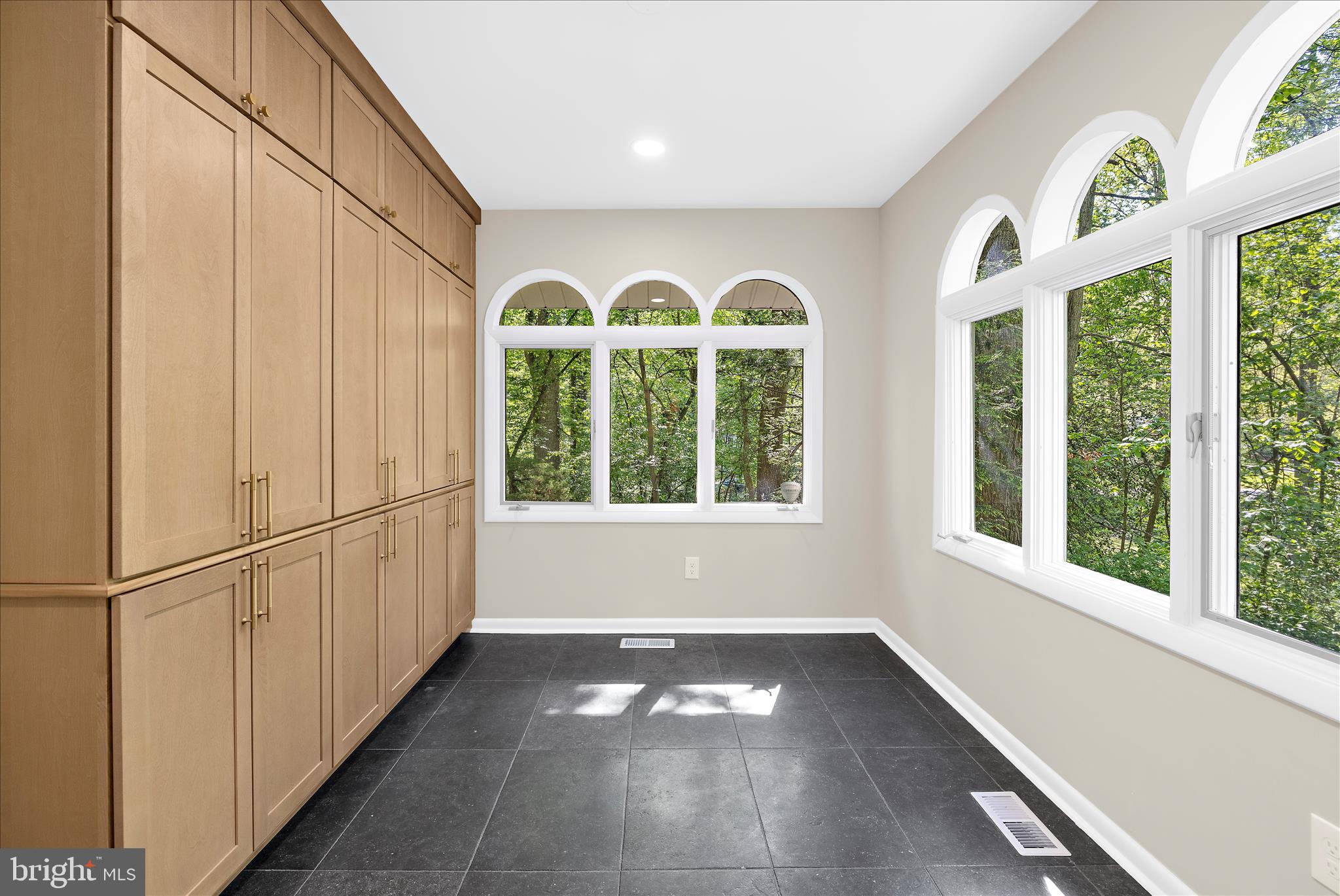 MILLERSVILLE - Residential