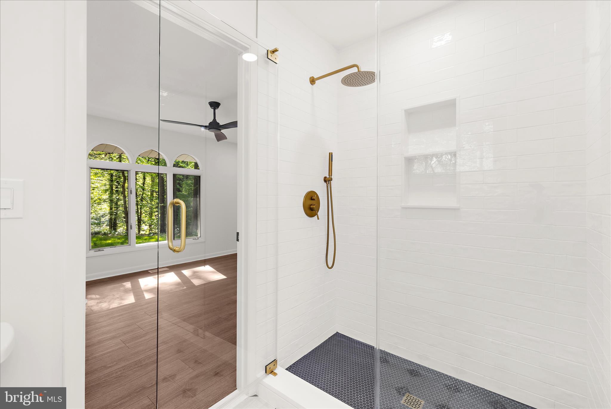 MILLERSVILLE - Residential