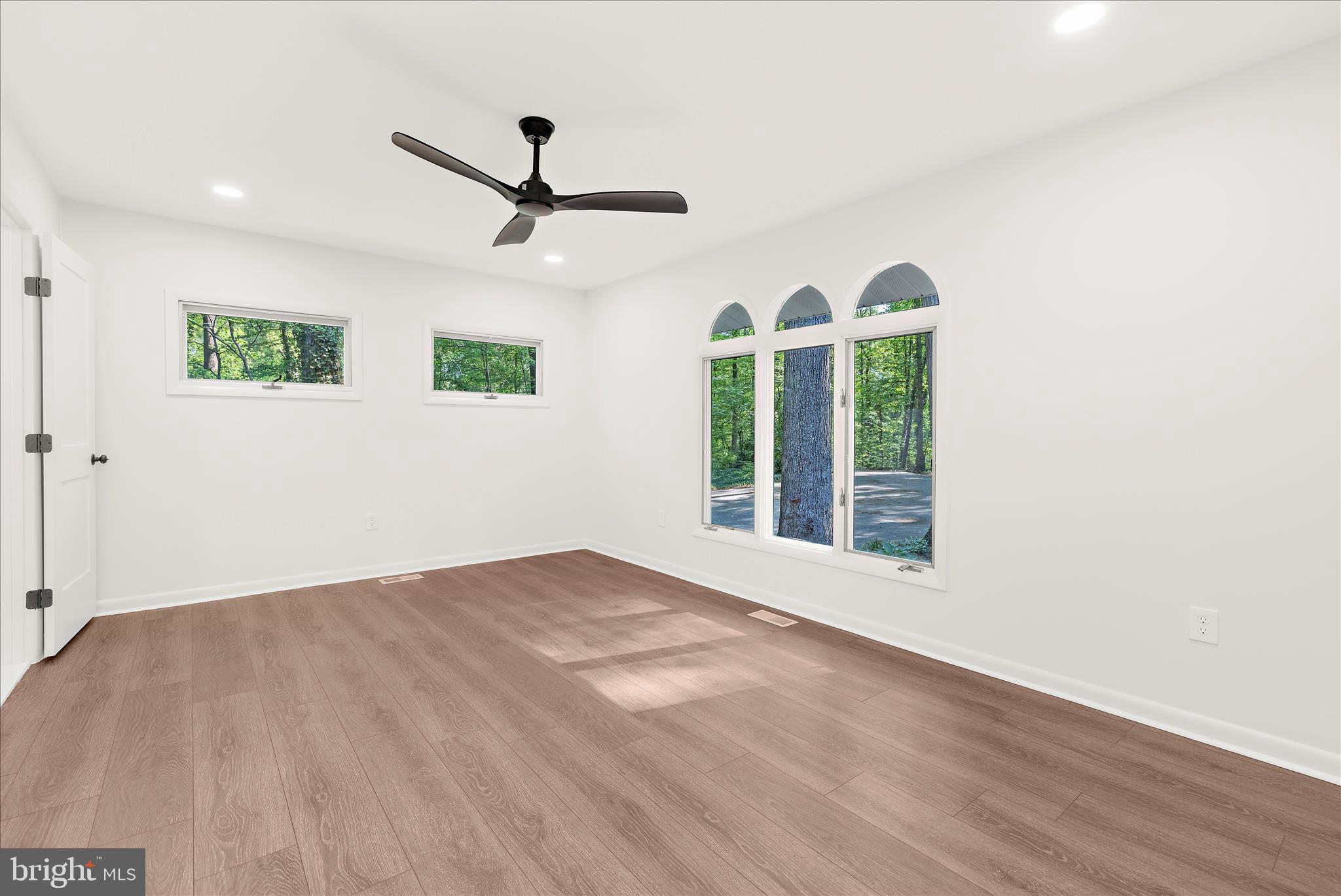 MILLERSVILLE - Residential