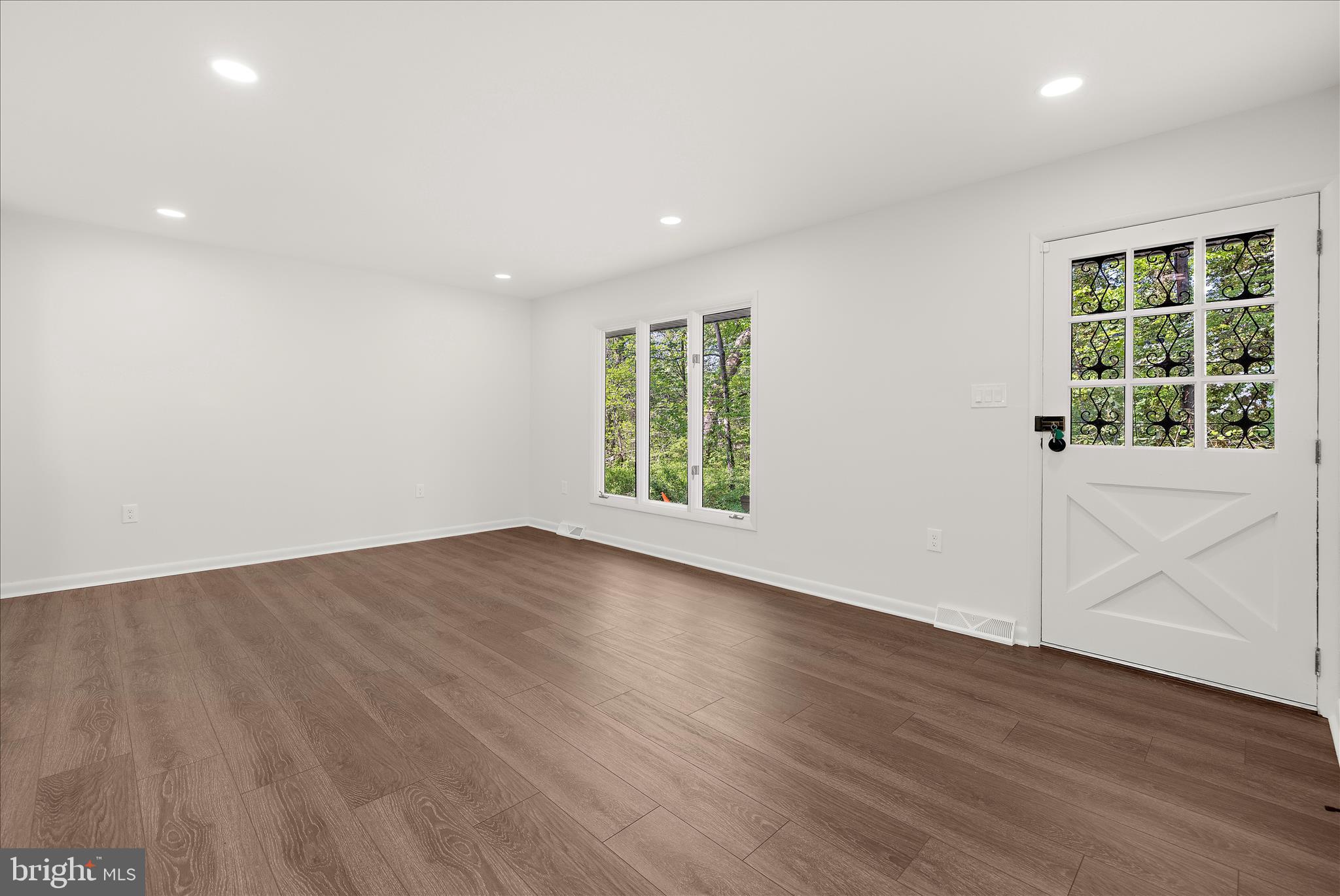 MILLERSVILLE - Residential