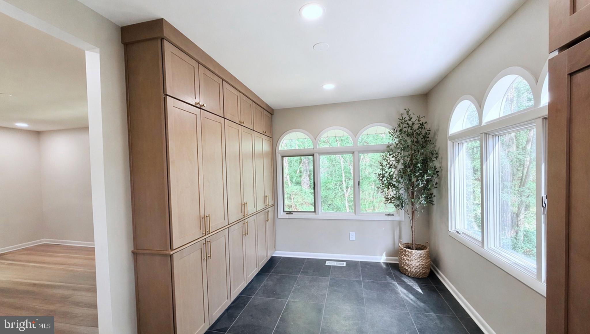 MILLERSVILLE - Residential