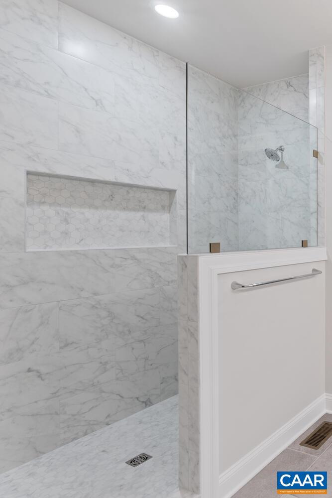 OLD TRAIL - Residential