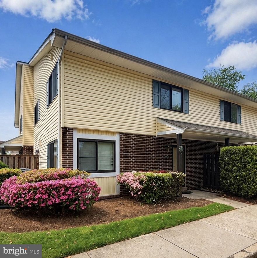 Welcome to this  2-level condo in the heart of Manassas City! This sunny and spacious home features 2 bedrooms and 1.5 baths, offering a bright and open floor plan perfect for comfortable living. The main level features a nice size kitchen that flows seamlessly into a light-filled dining area, Ideal for everyday living and entertaining.
Enjoy generous room sizes throughout both levels, providing plenty of space to relax and unwind. Conveniently located within walking distance to the VRE train station and historic Old Town Manassas, you’ll have easy access to shops, restaurants, and local attractions. Commuters will appreciate the quick access to major roadways.
Don’t miss this opportunity, Welcome home!
