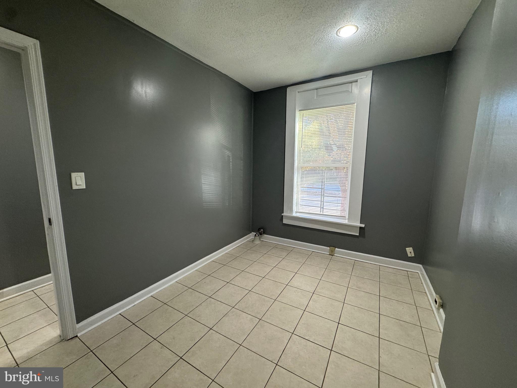 MILL HILL - Residential