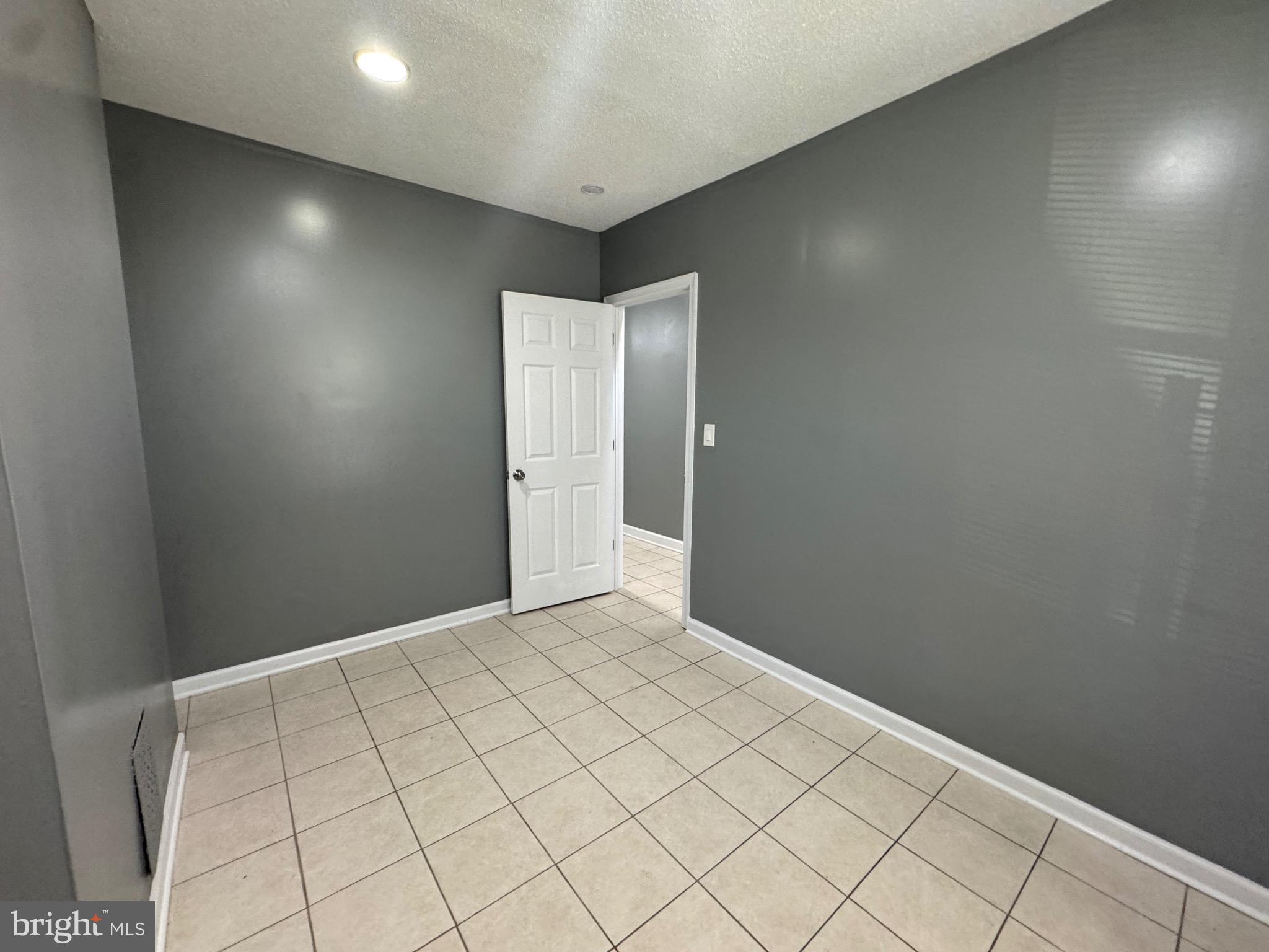 MILL HILL - Residential