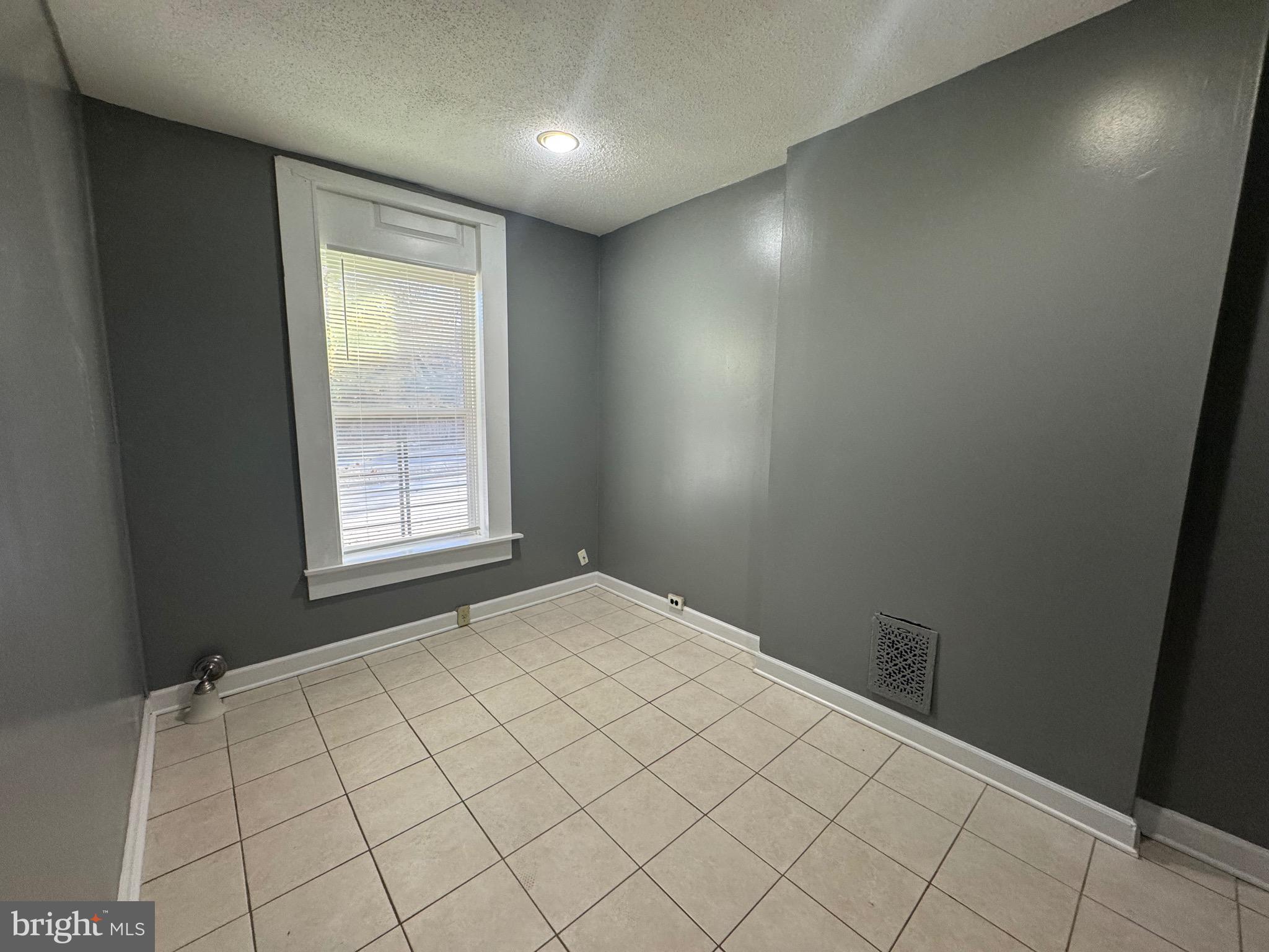 MILL HILL - Residential