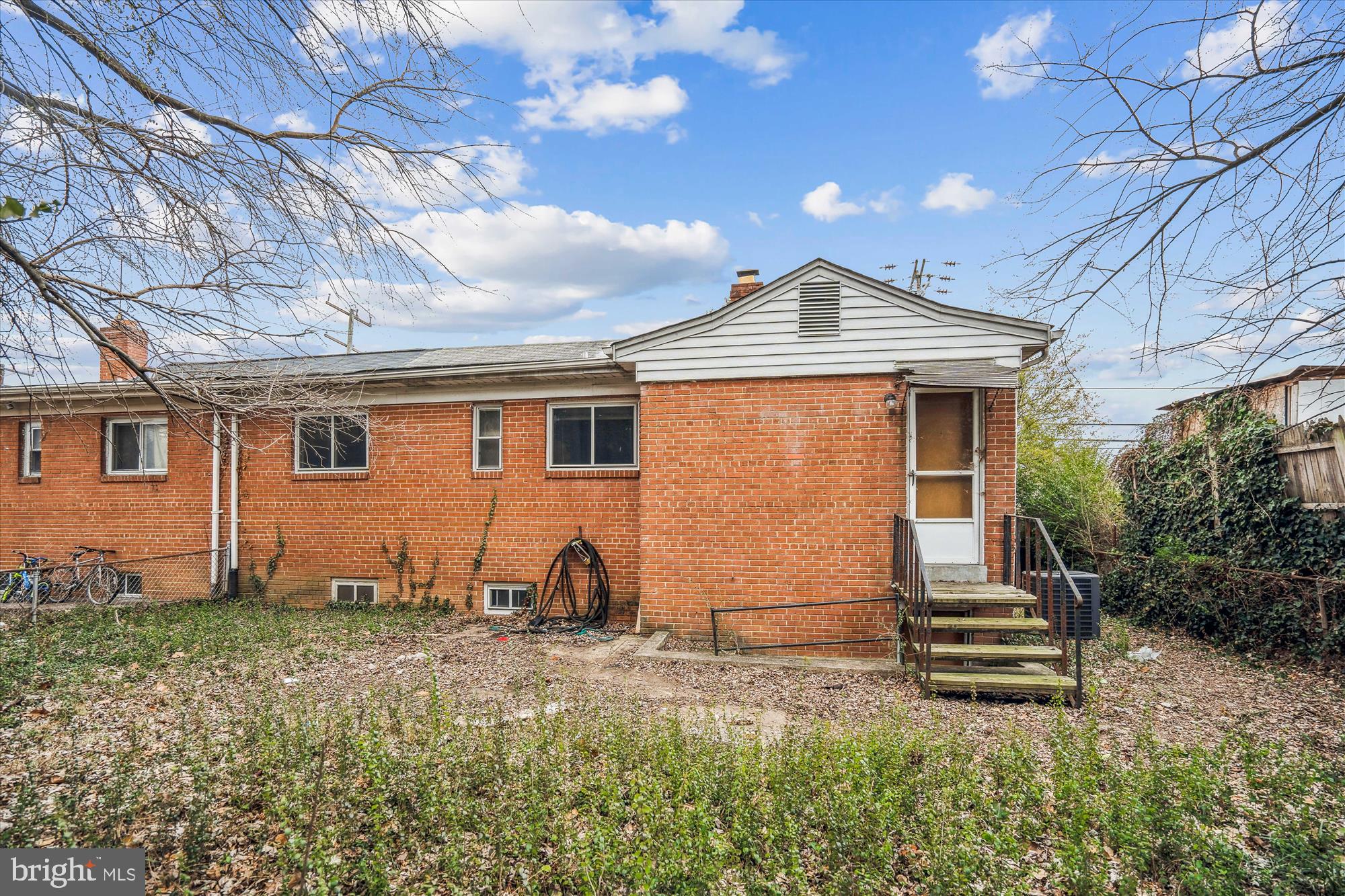 RIGGS MANOR - Residential