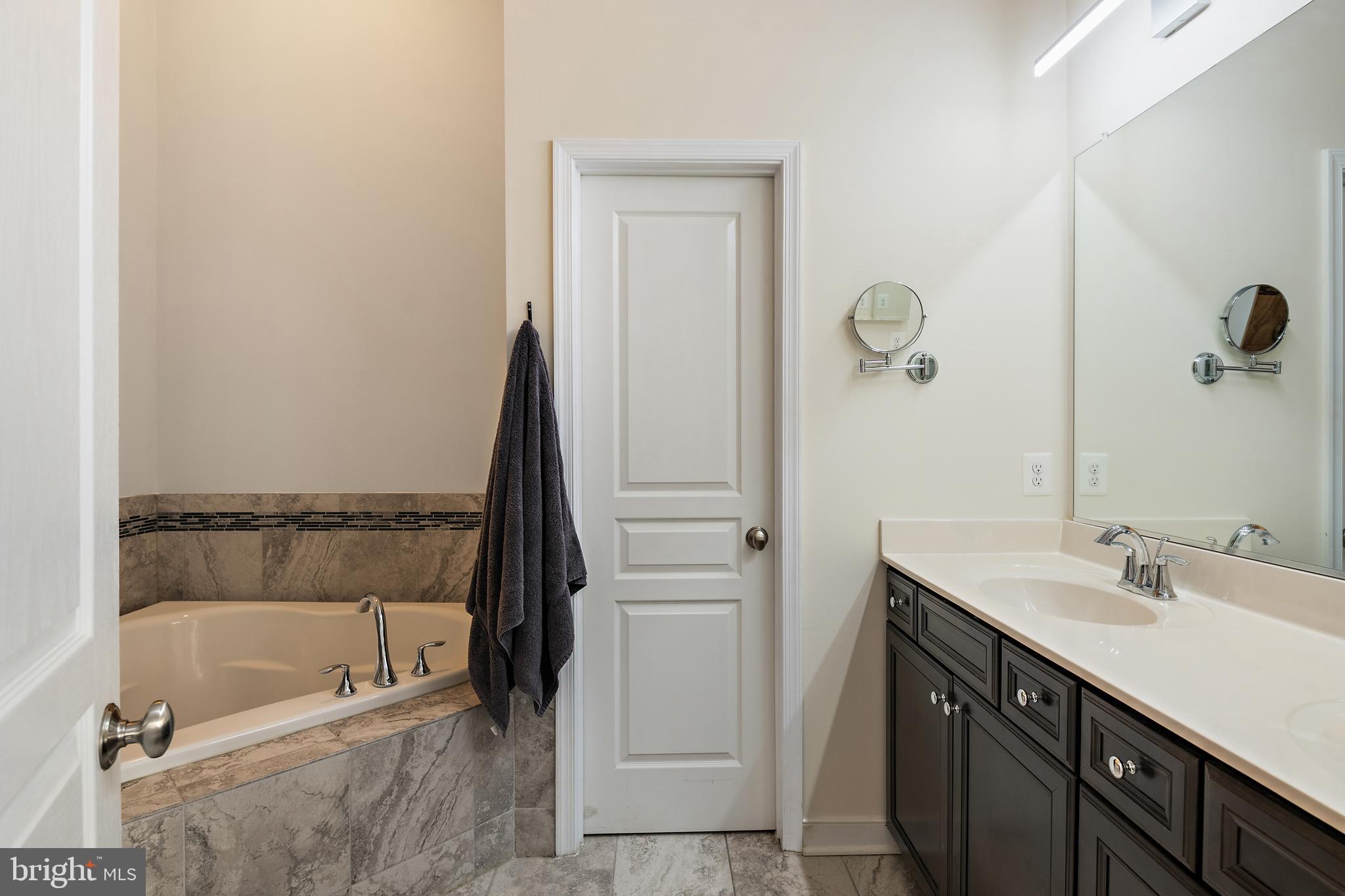 ADMIRALS RIDGE - Residential