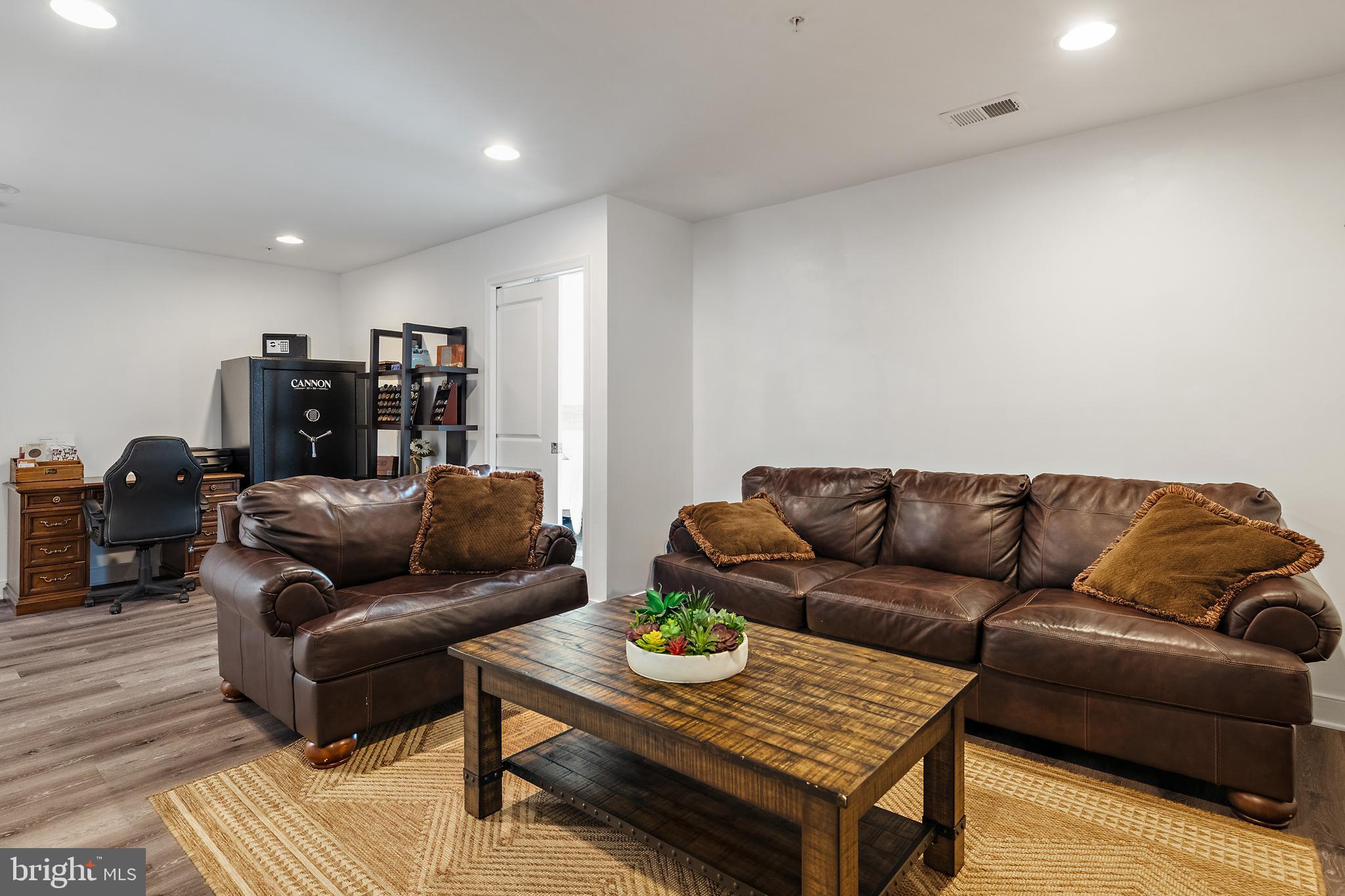 ADMIRALS RIDGE - Residential