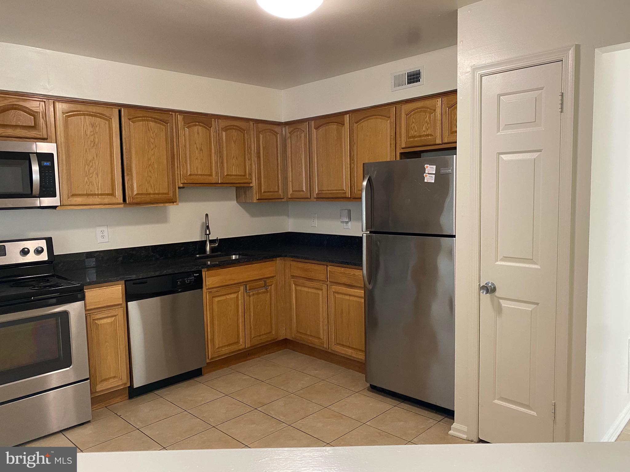 HUNTINGDON BROOK - Residential Lease