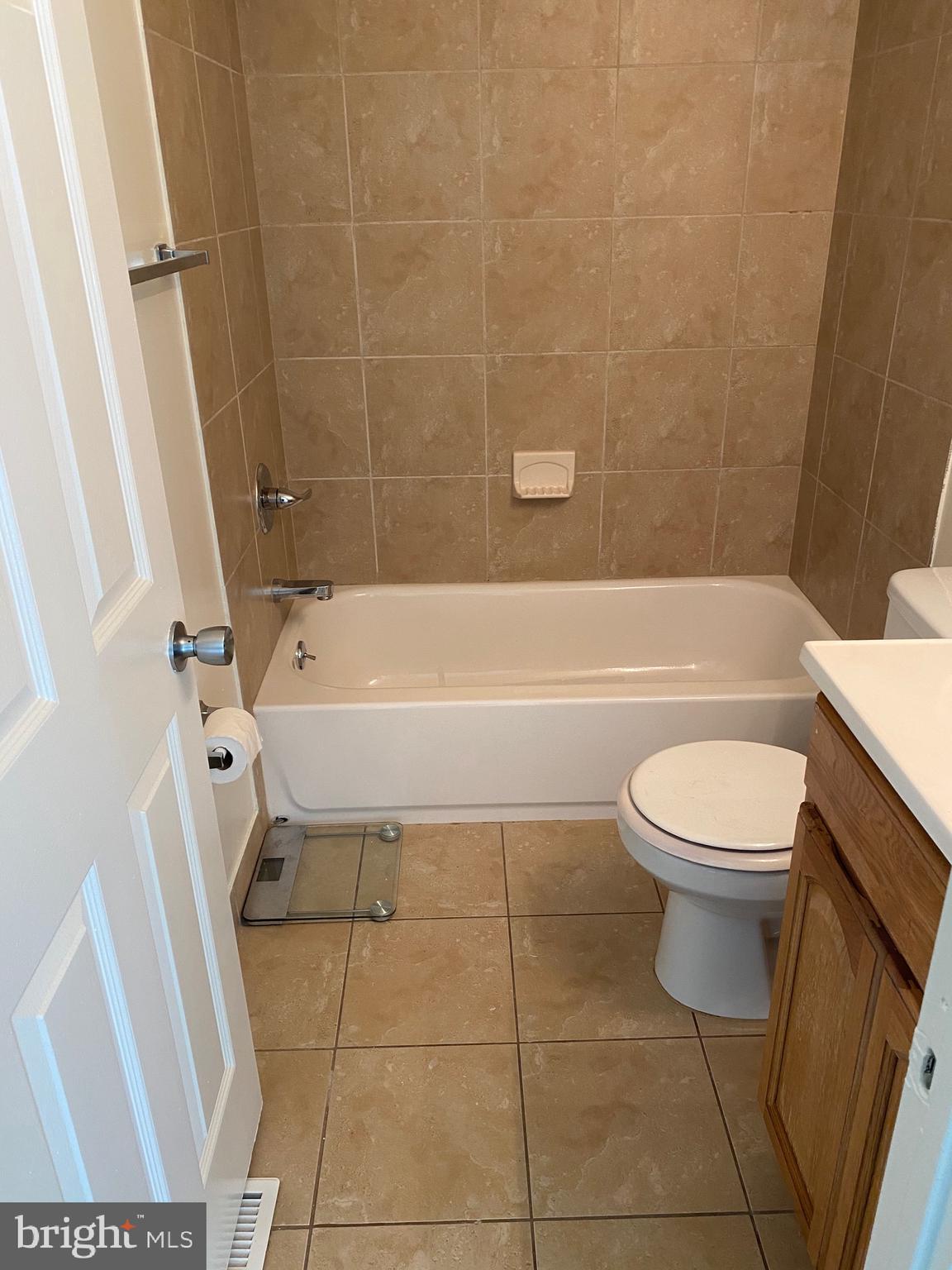 HUNTINGDON BROOK - Residential Lease