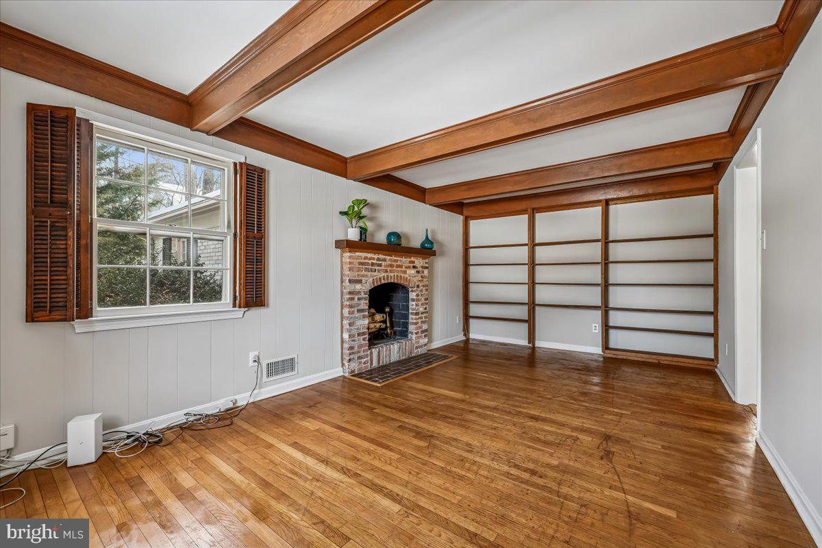 ANCIENT OAK - Residential