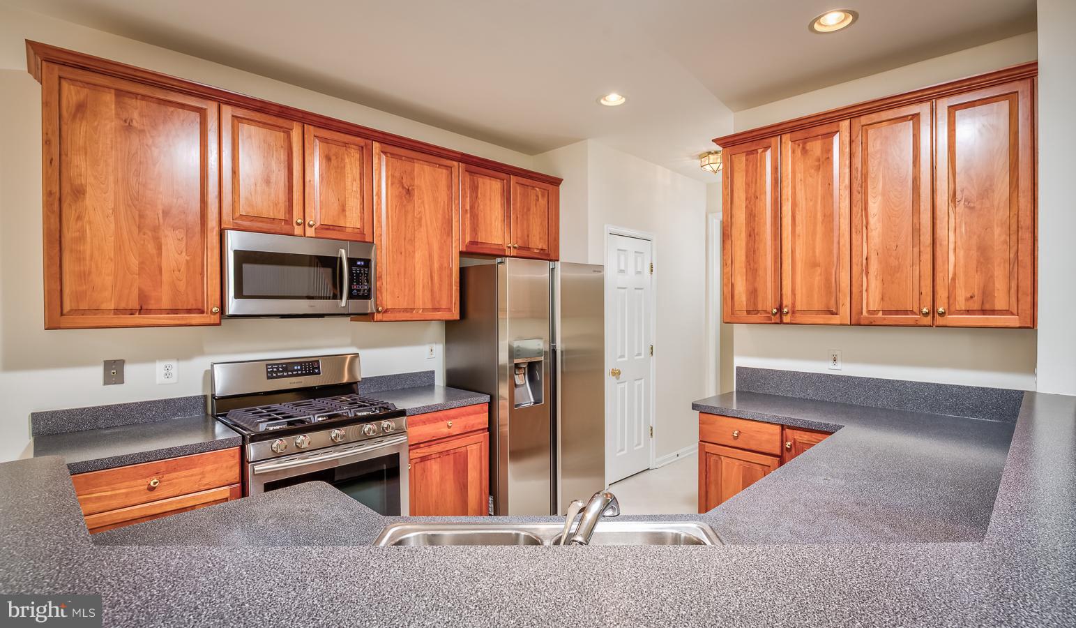 TALL OAKS - Residential