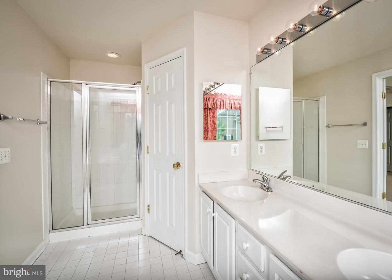 TALL OAKS - Residential