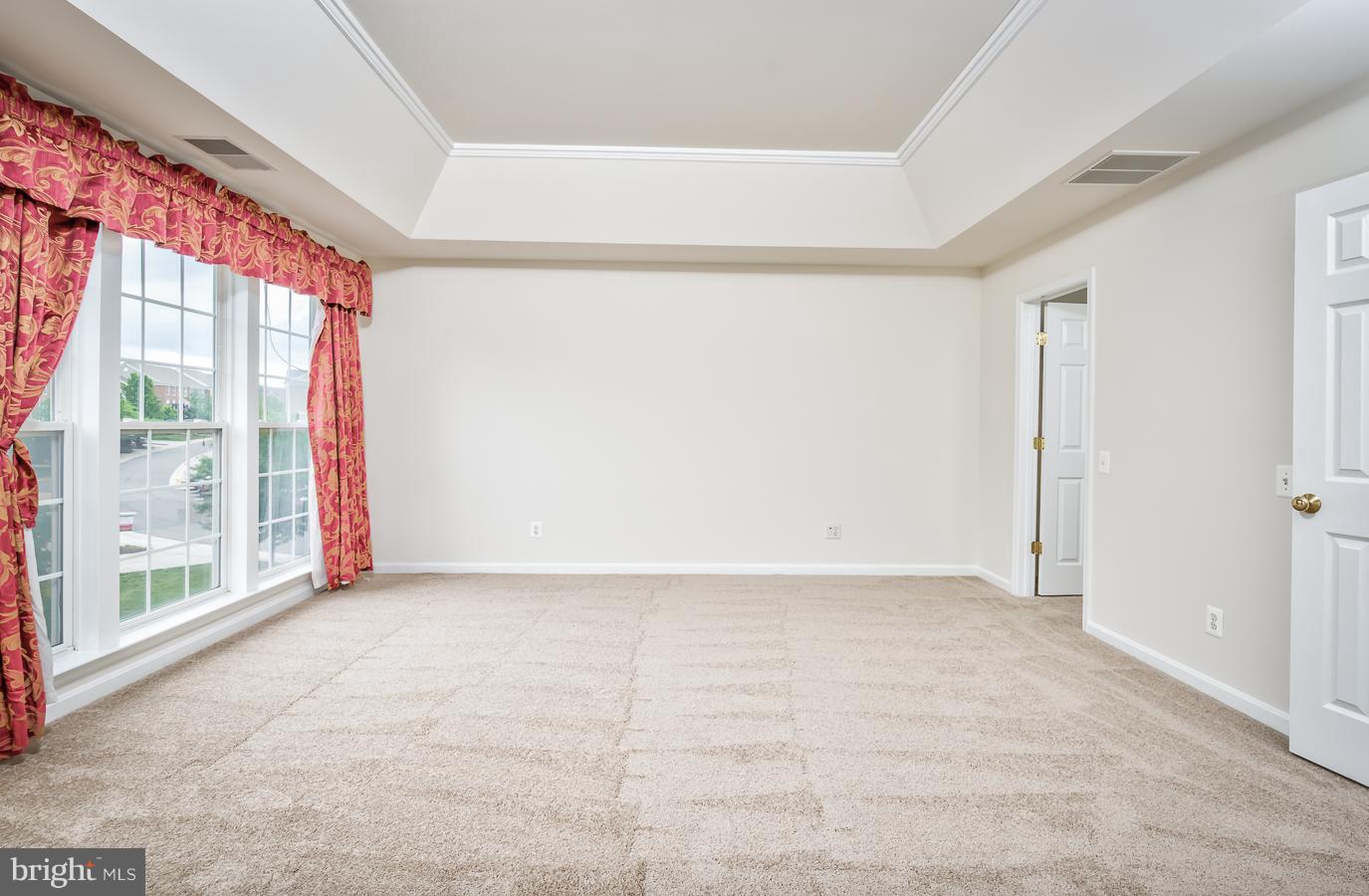 TALL OAKS - Residential