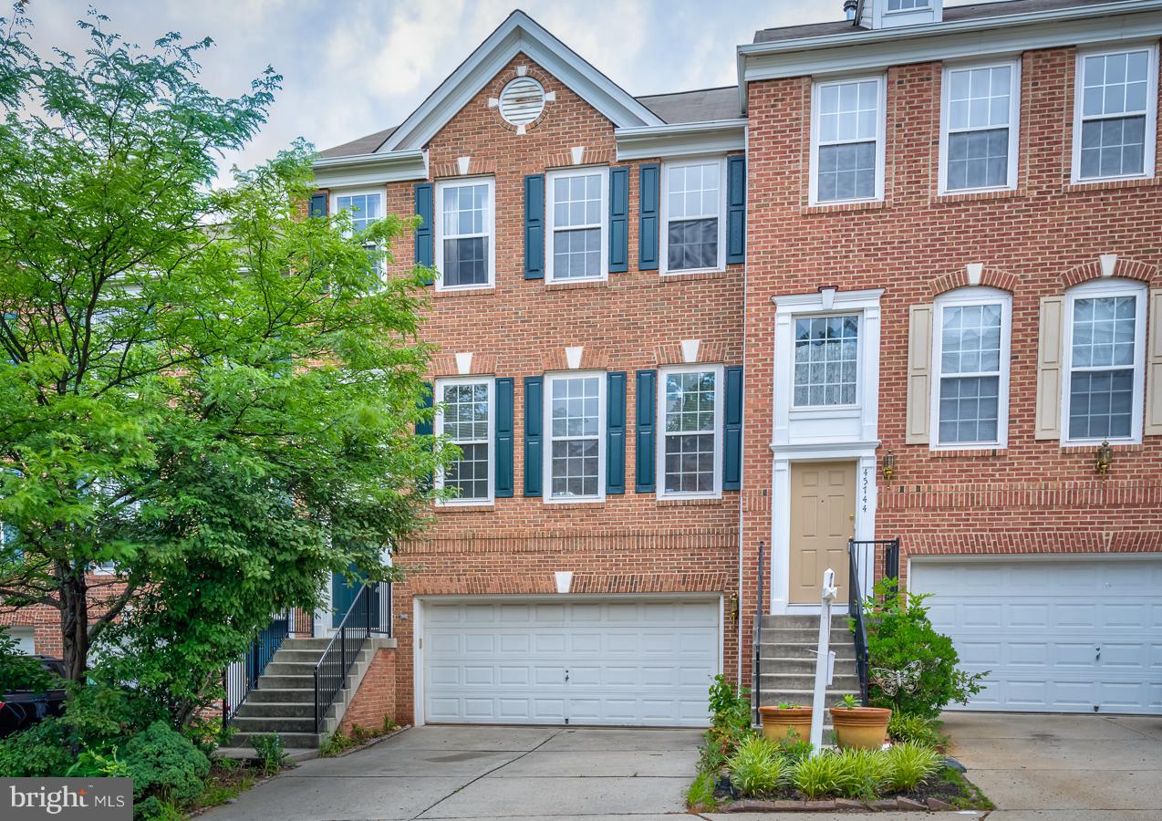 TALL OAKS - Residential