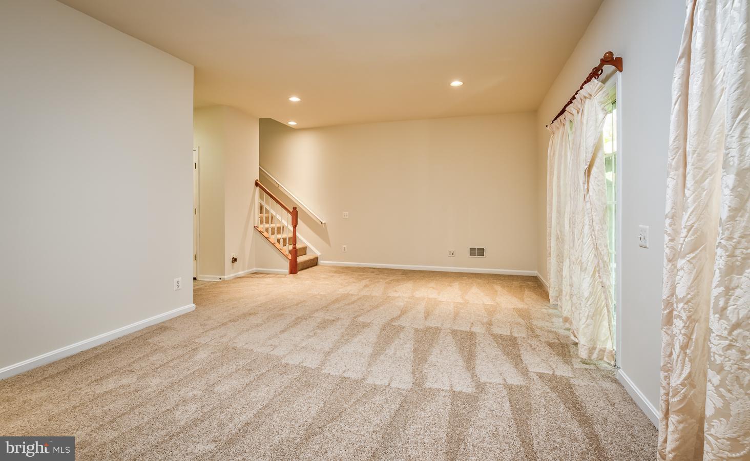 TALL OAKS - Residential