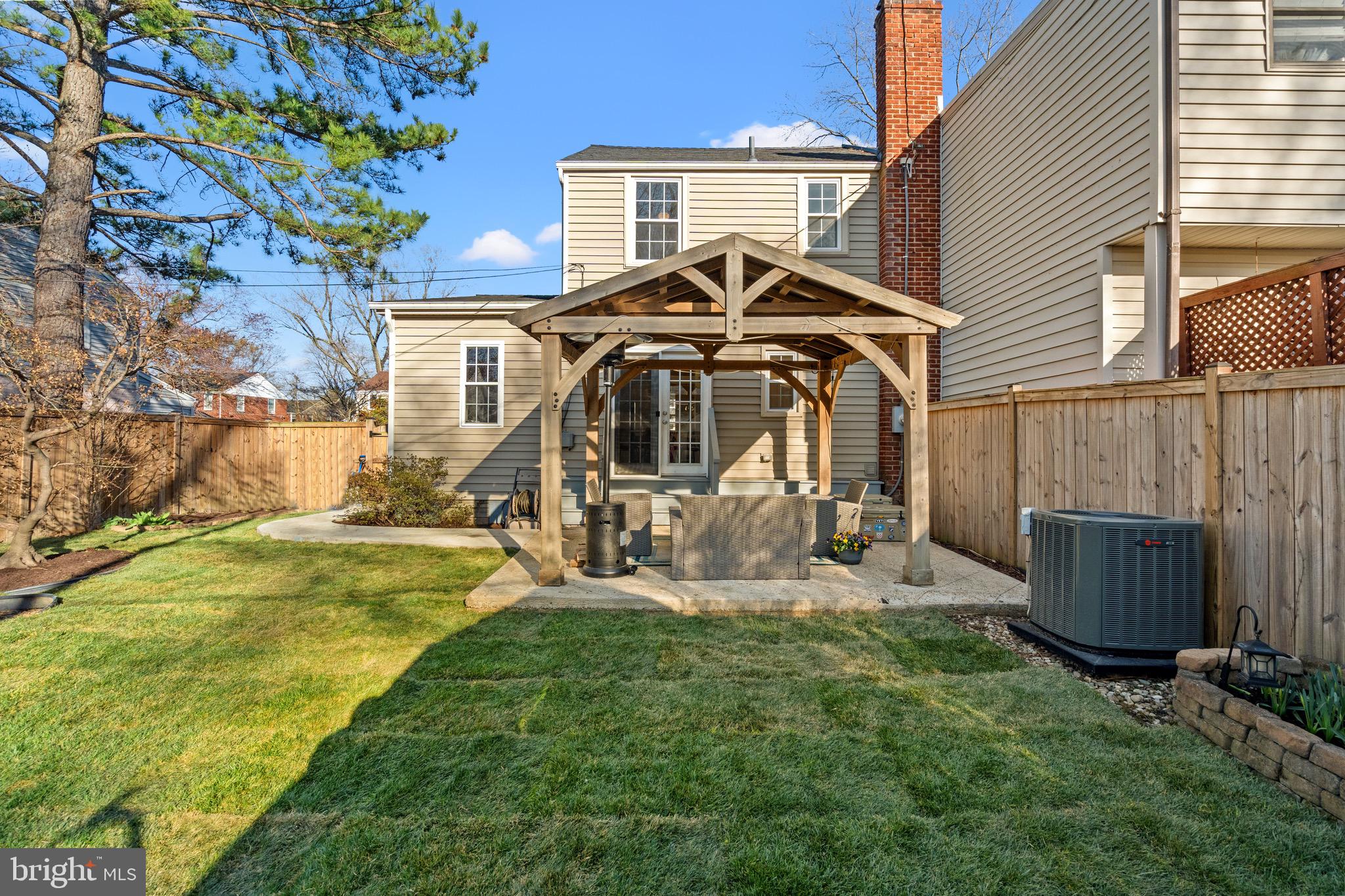 JEFFERSON MANOR - Residential