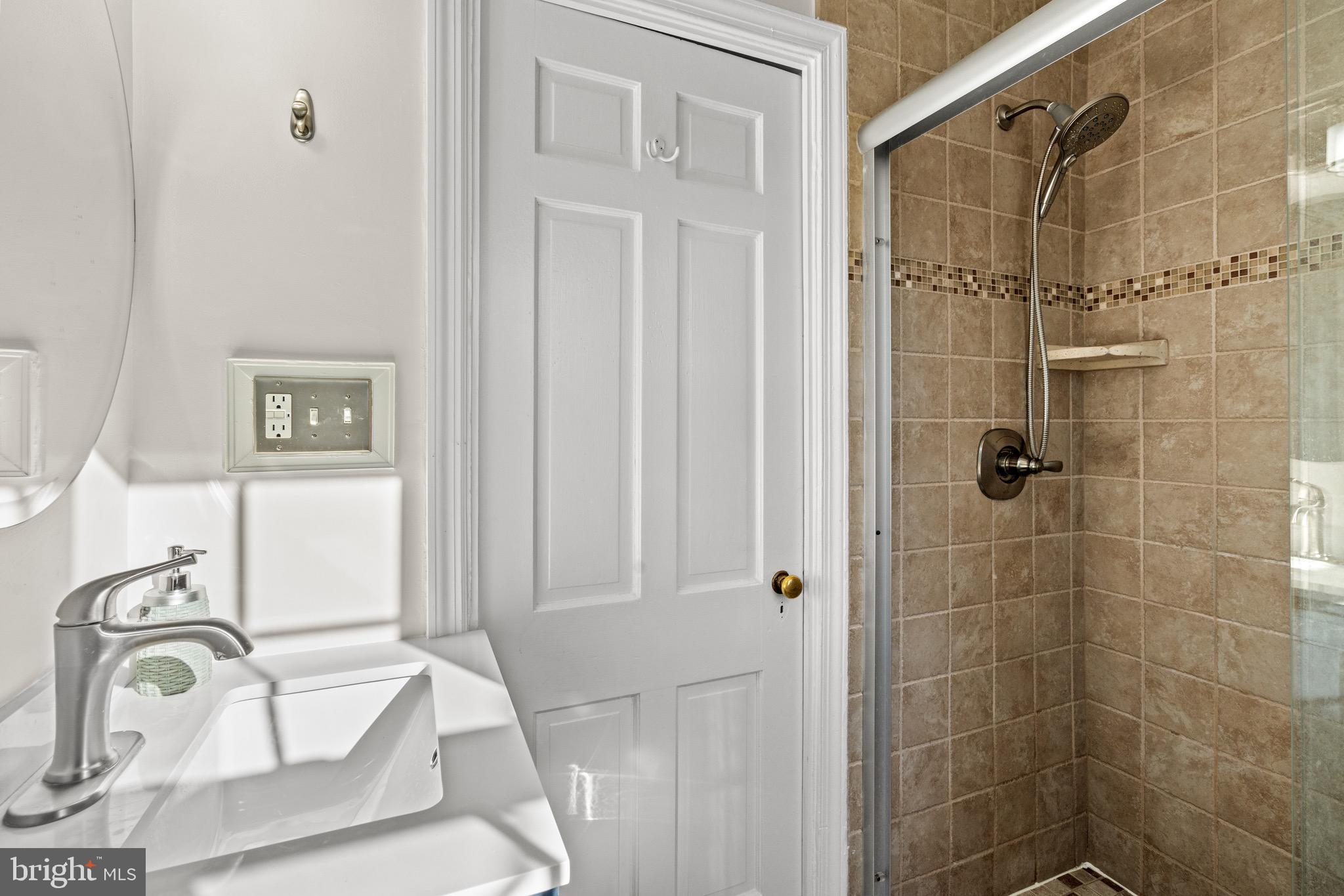 JEFFERSON MANOR - Residential