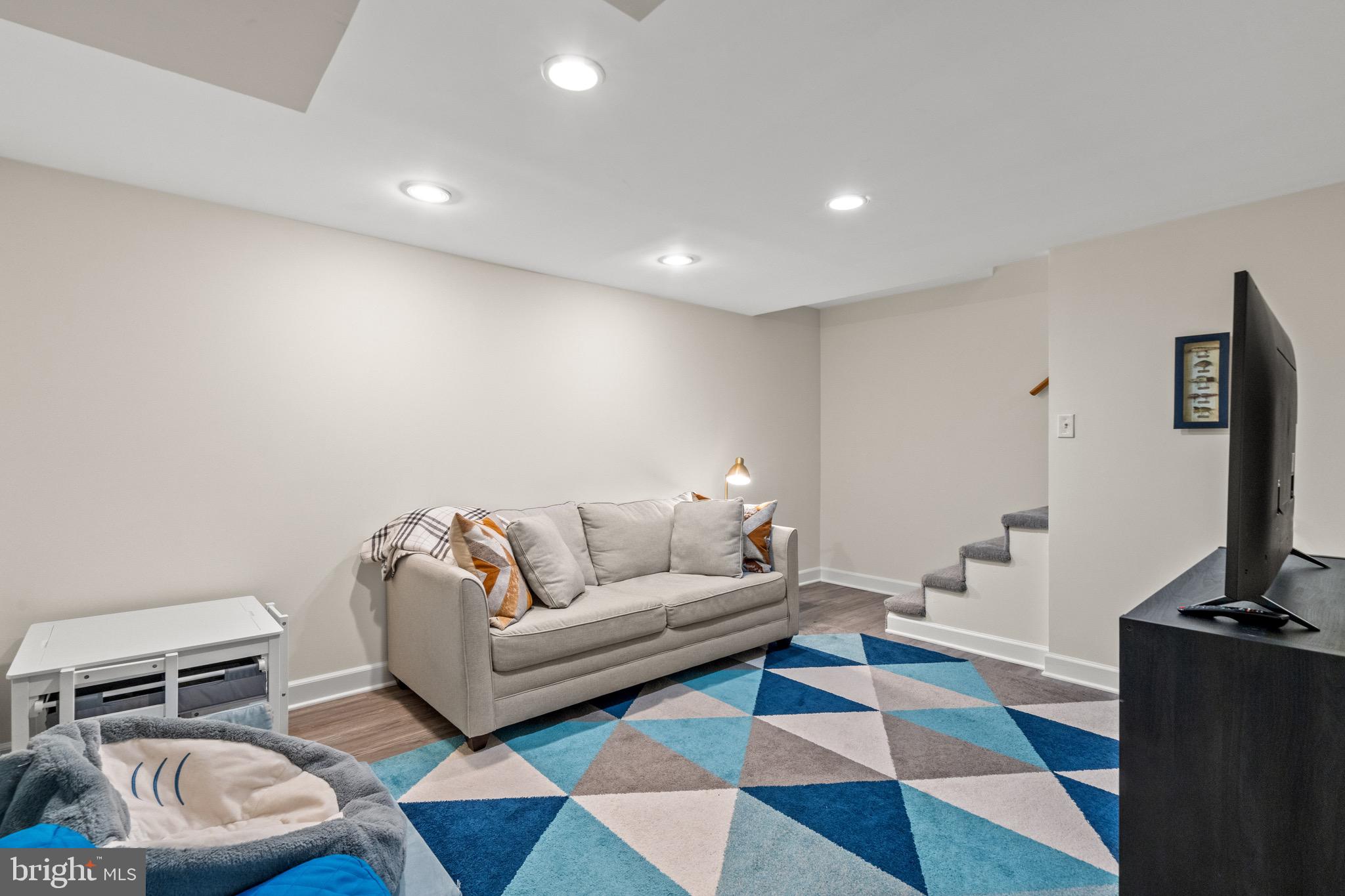 JEFFERSON MANOR - Residential