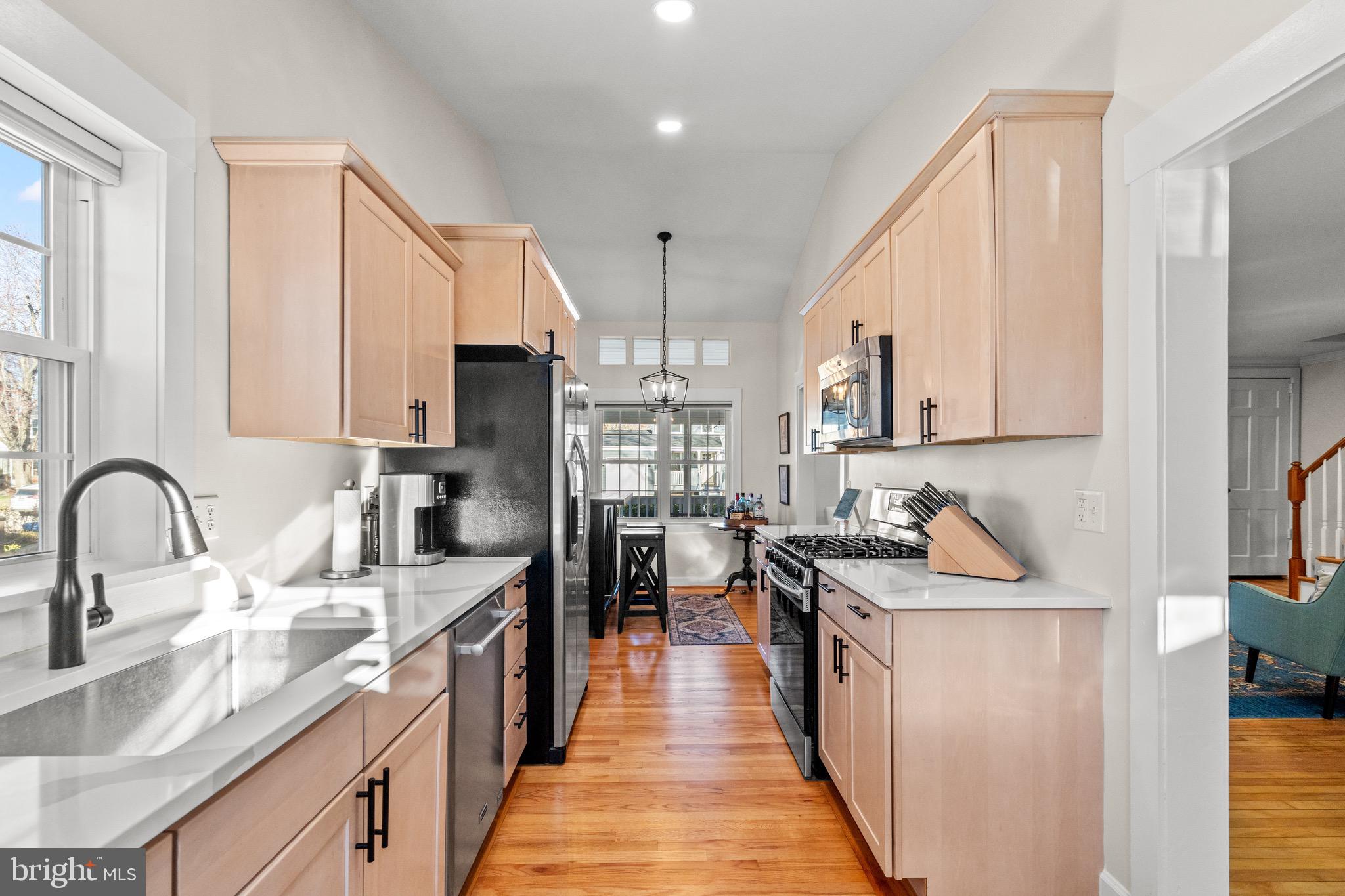 JEFFERSON MANOR - Residential