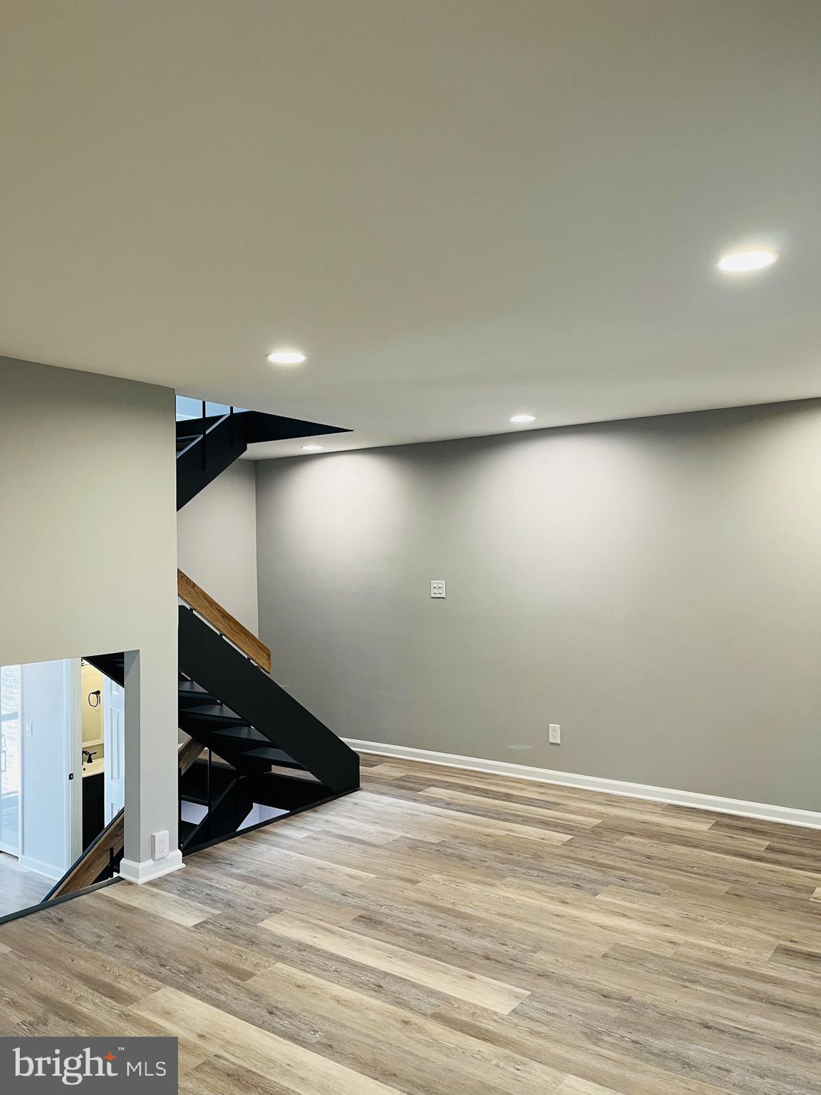 FLYING HILLS - Residential