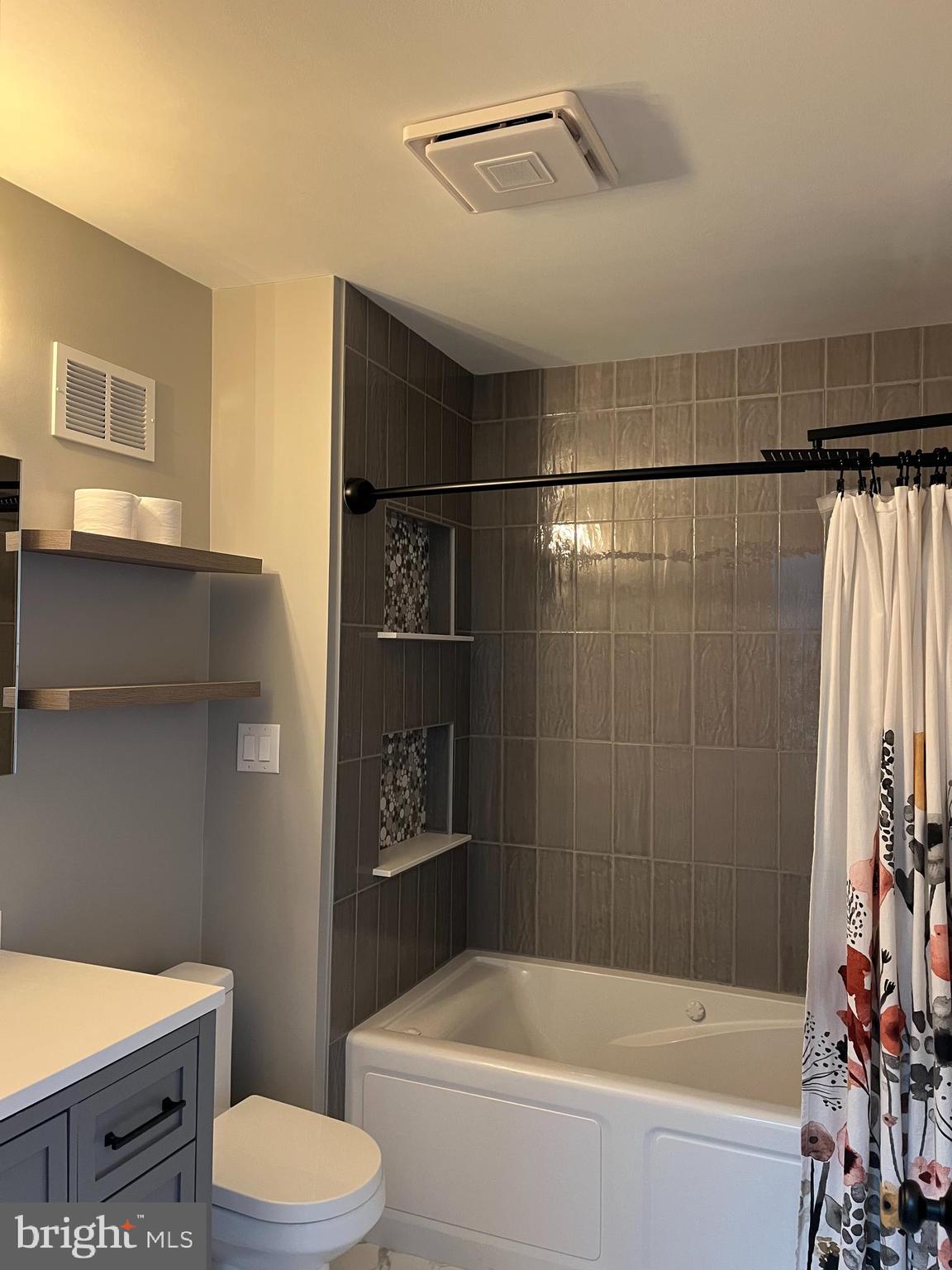 FLYING HILLS - Residential