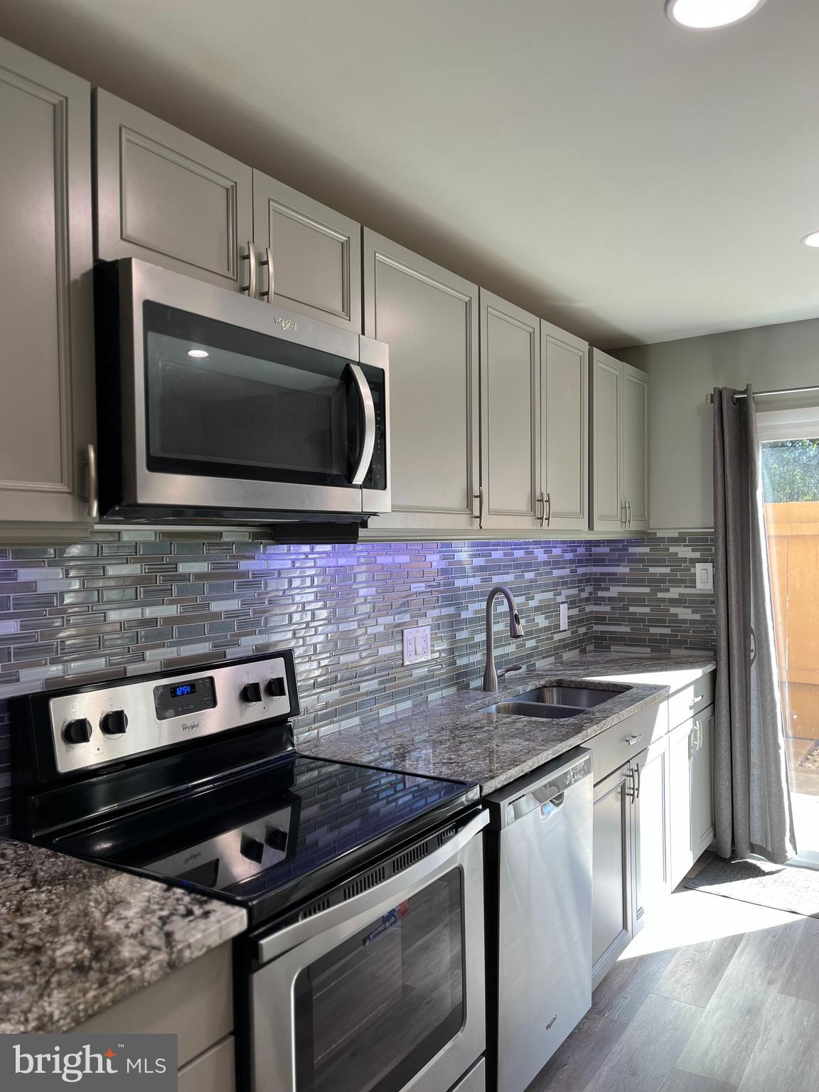 FLYING HILLS - Residential