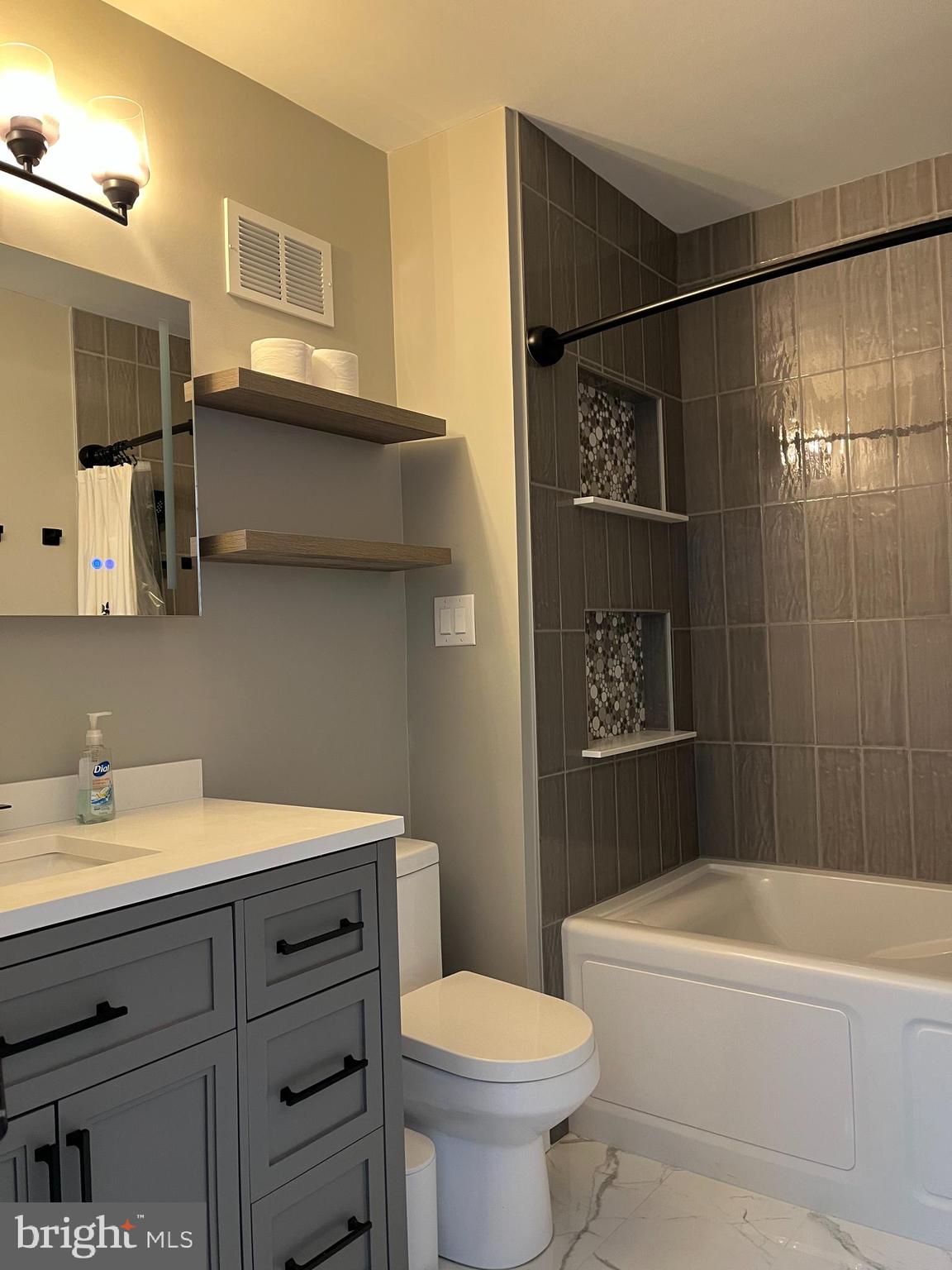 FLYING HILLS - Residential