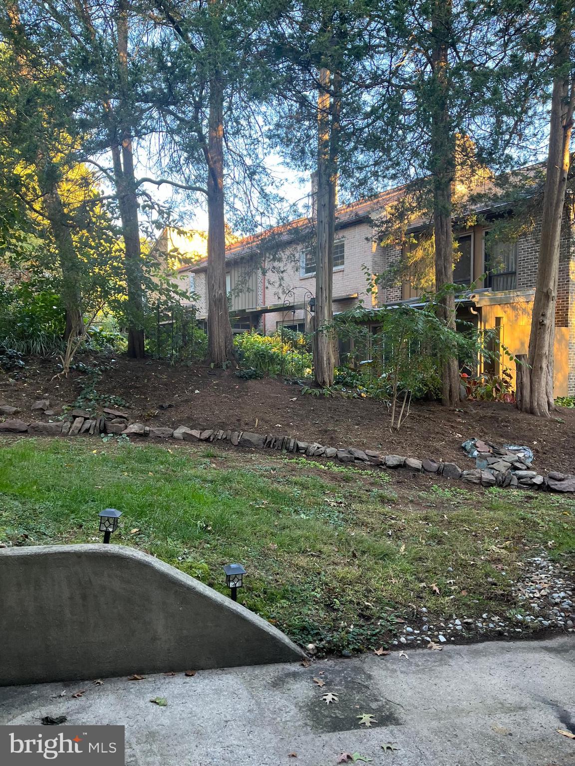 FLYING HILLS - Residential