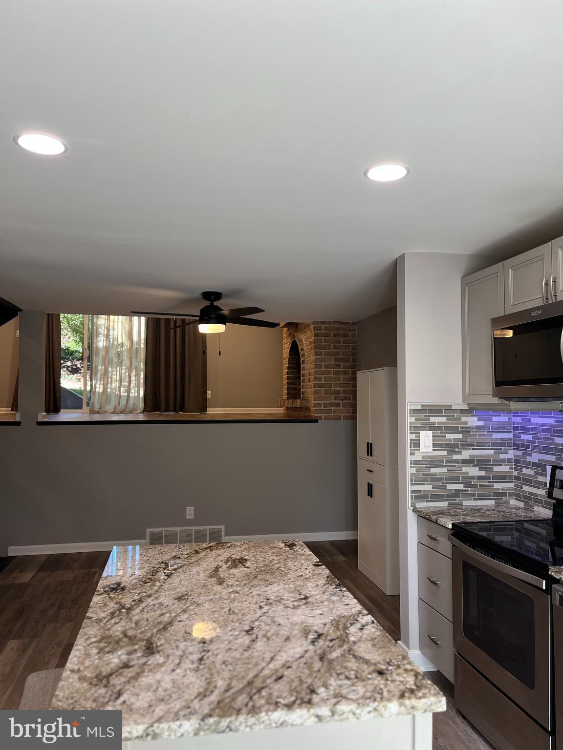 FLYING HILLS - Residential