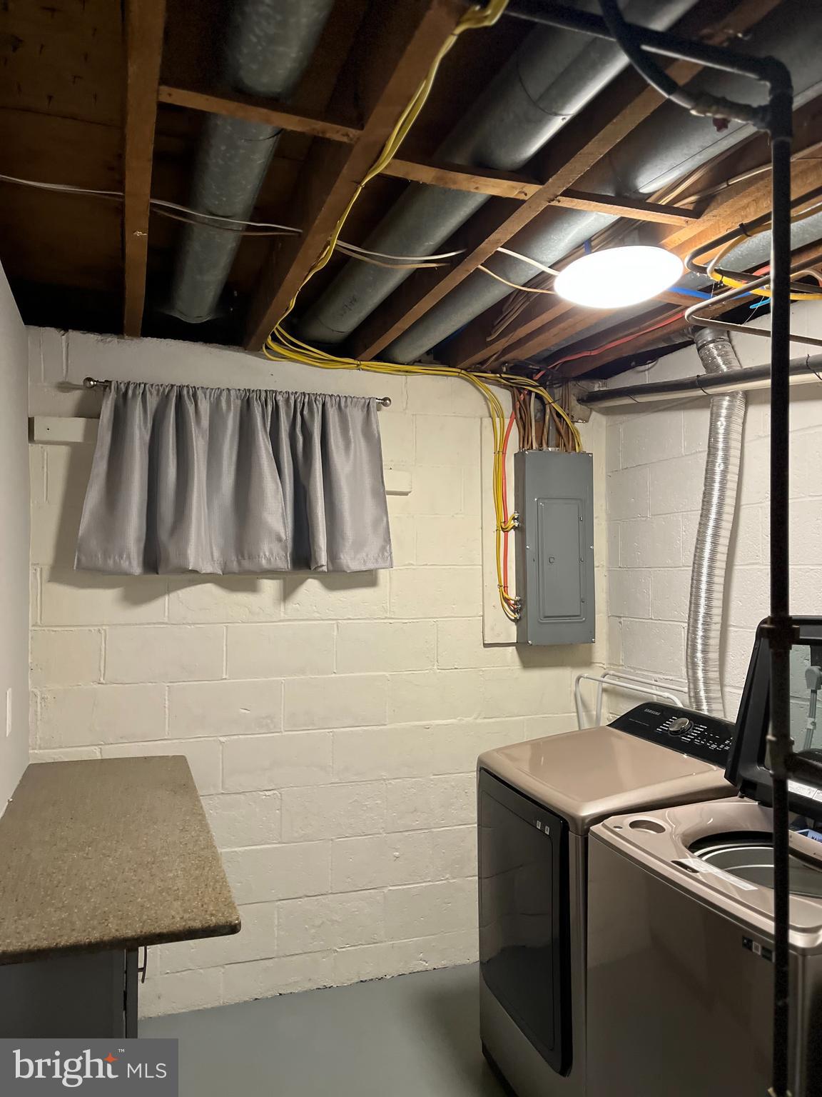 FLYING HILLS - Residential