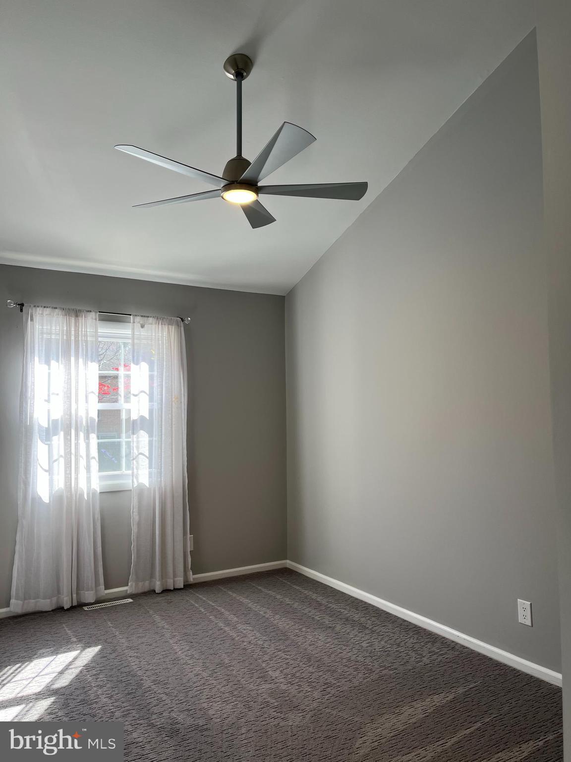 FLYING HILLS - Residential