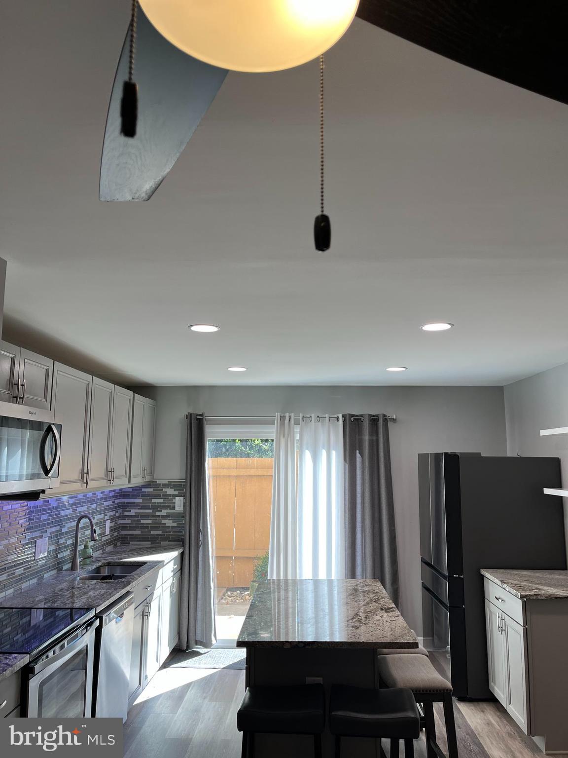 FLYING HILLS - Residential