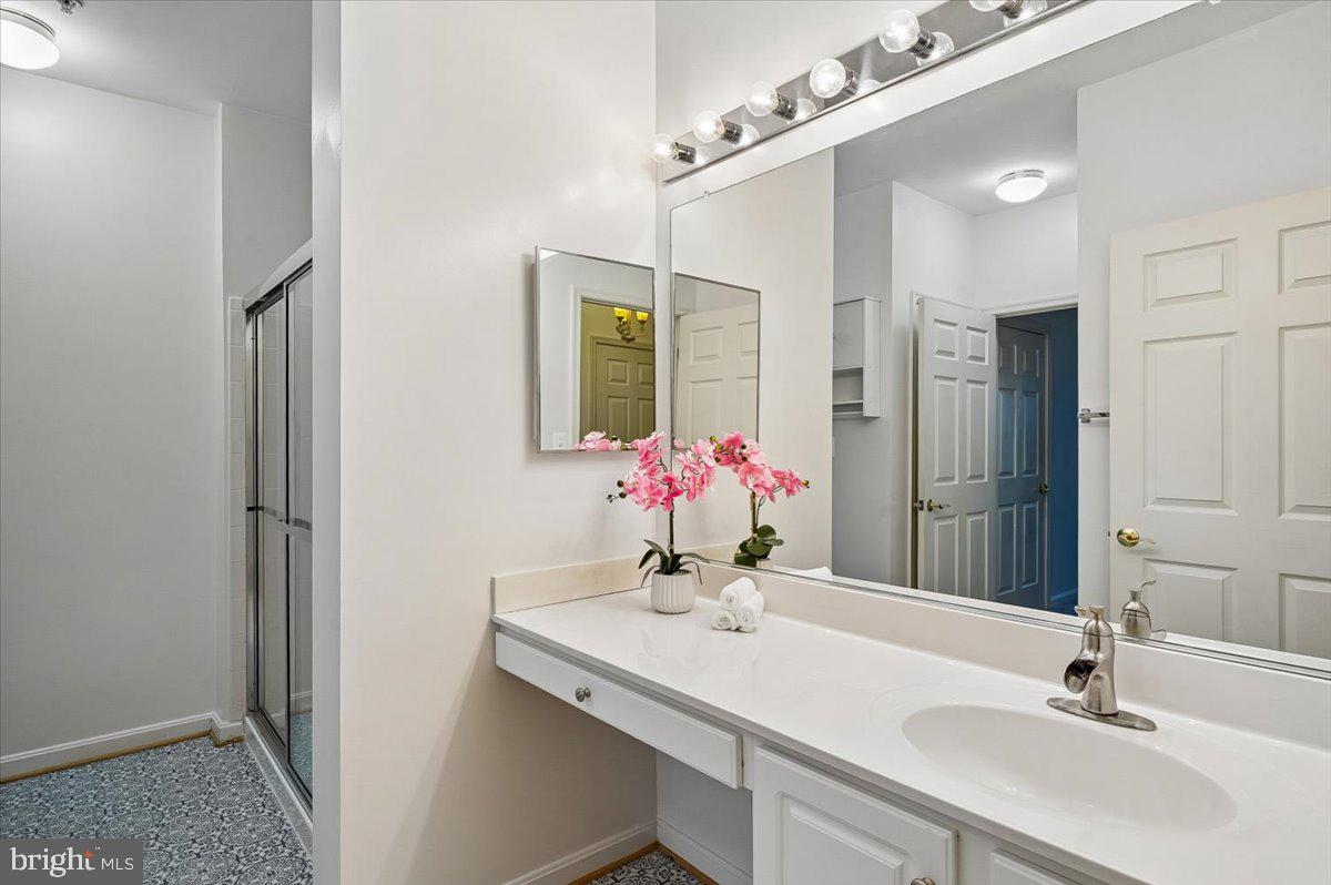 CAMERON GROVE - Residential