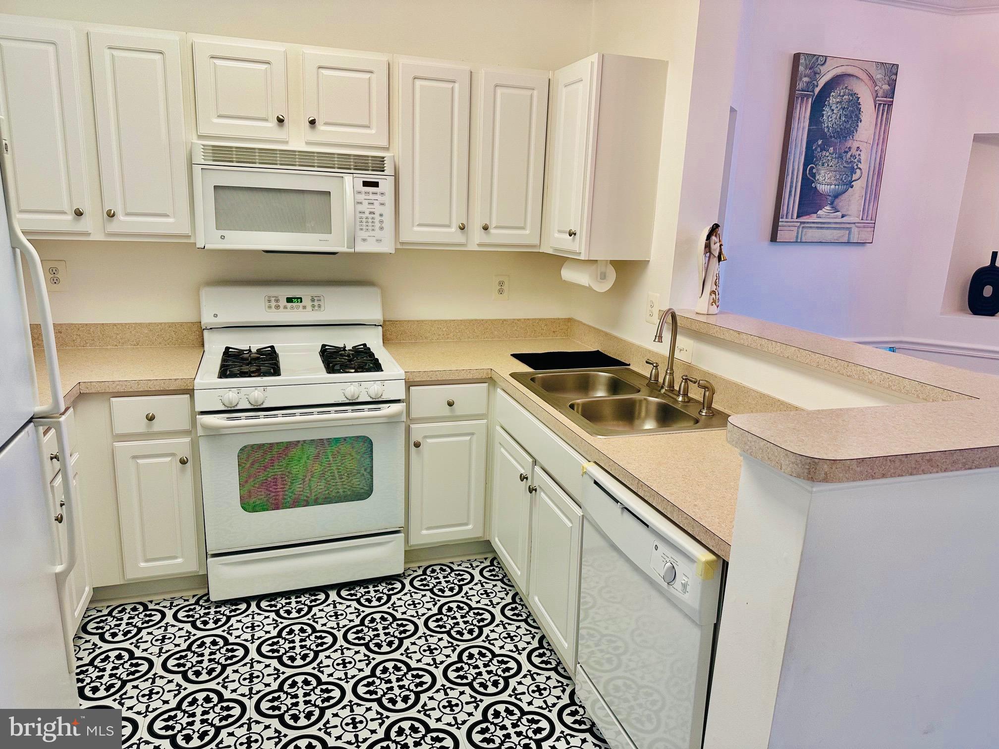 CAMERON GROVE - Residential