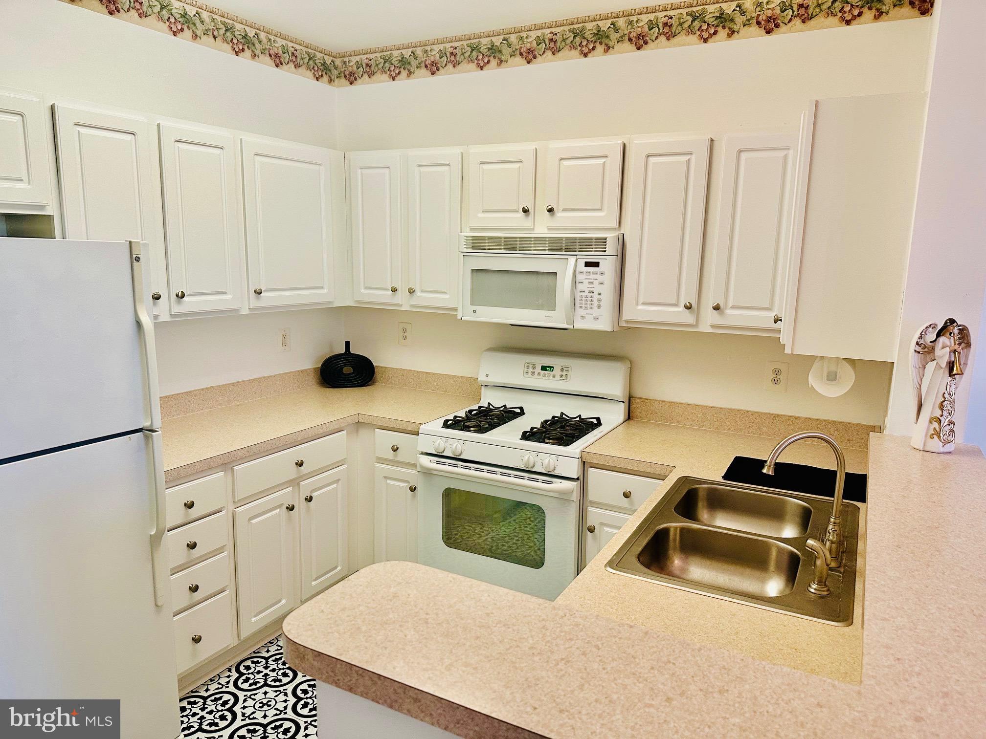 CAMERON GROVE - Residential