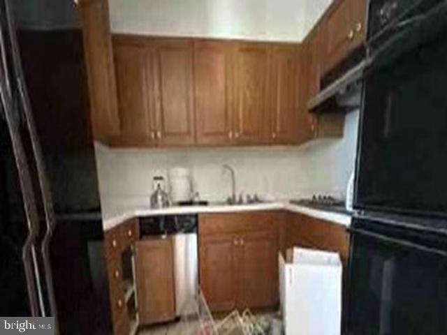 10 E LEE STREET 1002-1003